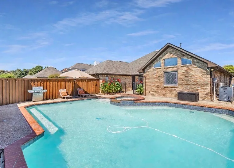 Single Family Residence For Sale in Dallas County , 3214 Suzanne Drive, Rowlett, Texas 75088, 4 Bedroom, 3 Bathroom, 2 Garage spaces, 2,449 Sqft, built in 1987, mls#21400316, Real Estate Agent in Rowlett, Homes For Sale in Dallas county, Homes For Sale in Rowlett, Realtor in Rowlett Texas, Real Estate Brokerage Independent Realty Texas, Luminita Cordes Realtor