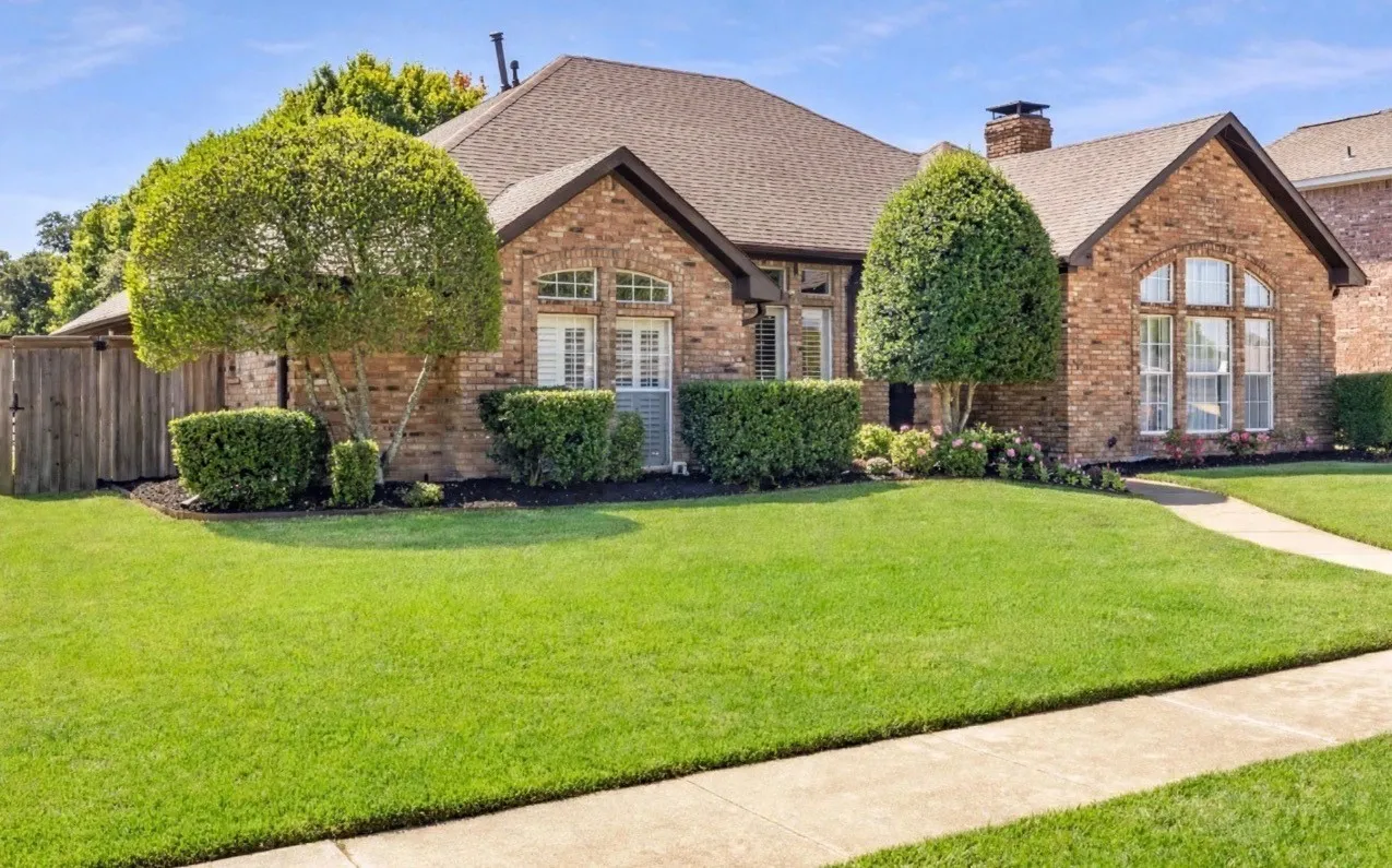 Single Family Residence For Sale in Dallas County , 3214 Suzanne Drive, Rowlett, Texas 75088, 4 Bedroom, 3 Bathroom, 2 Garage spaces, 2,449 Sqft, built in 1987, mls#21400316, Real Estate Agent in Rowlett, Homes For Sale in Dallas county, Homes For Sale in Rowlett, Realtor in Rowlett Texas, Real Estate Brokerage Independent Realty Texas, Luminita Cordes Realtor