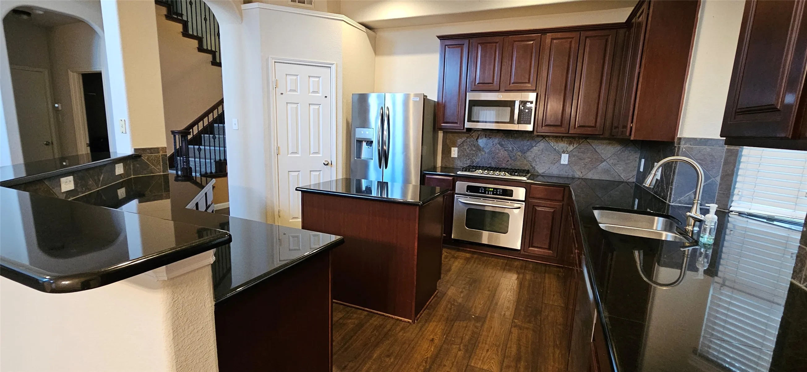 Single Family Residence For Rent in Denton County , 13246 Bayfield Drive, Frisco, Texas 75033, 4 Bedroom, 4 Bathroom, 3 Garage spaces, 3,746 Sqft, built in 2005, mls#21400288, Real Estate Agent in Frisco, Homes For Rent in Denton county, Homes For Rent in Frisco, Realtor in Frisco Texas, Real Estate Brokerage Independent Realty Texas, Luminita Cordes Realtor