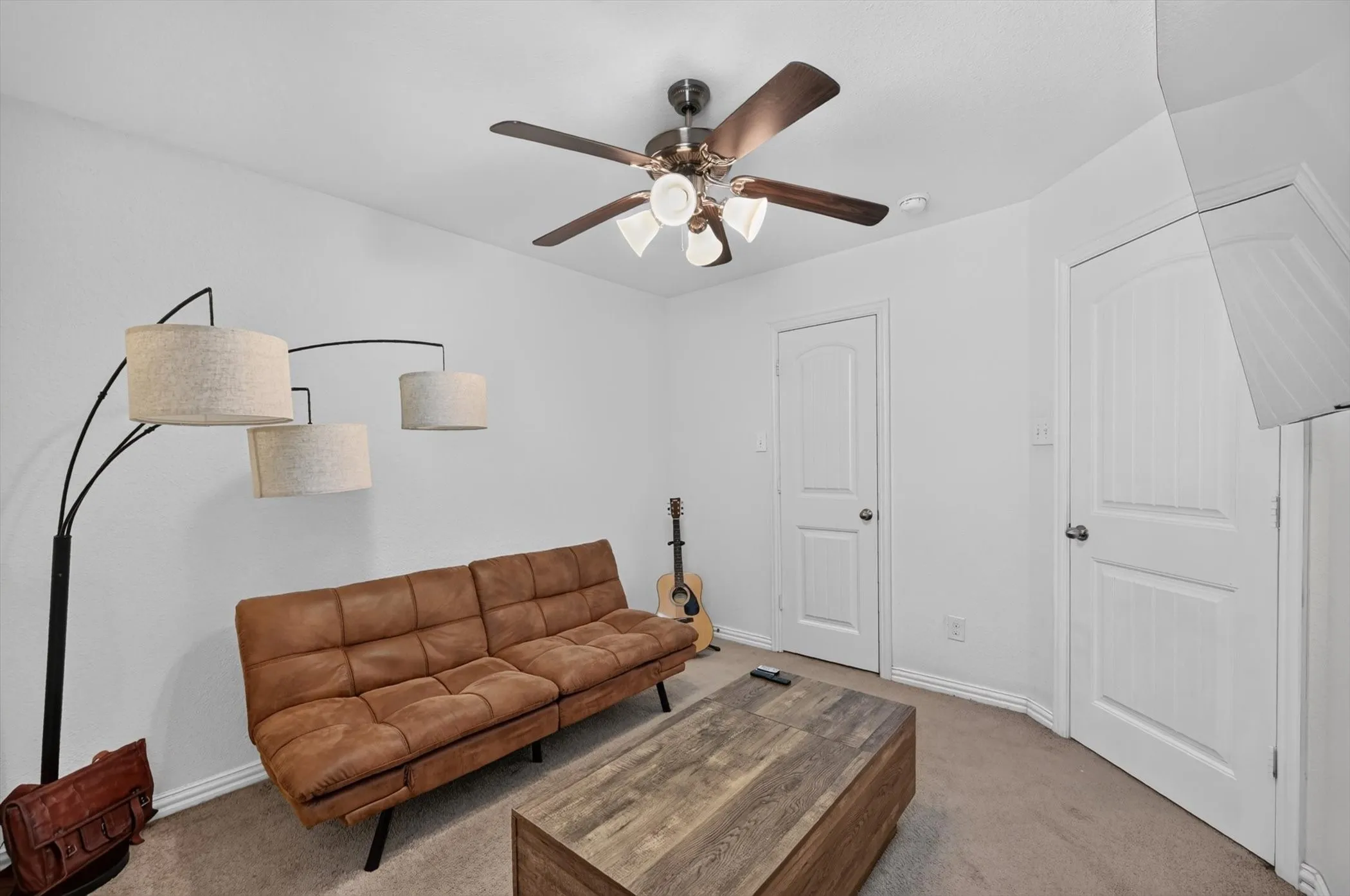 Single Family Residence For Sale in Tarrant County , 765 River Hill Lane, Fort Worth, Texas 76114, 3 Bedroom, 3 Bathroom, 2 Garage spaces, 1,724 Sqft, built in 2016, mls#21391413, Real Estate Agent in Fort Worth, Homes For Sale in Tarrant county, Homes For Sale in Fort Worth, Realtor in Fort Worth Texas, Real Estate Brokerage Independent Realty Texas, Luminita Cordes Realtor