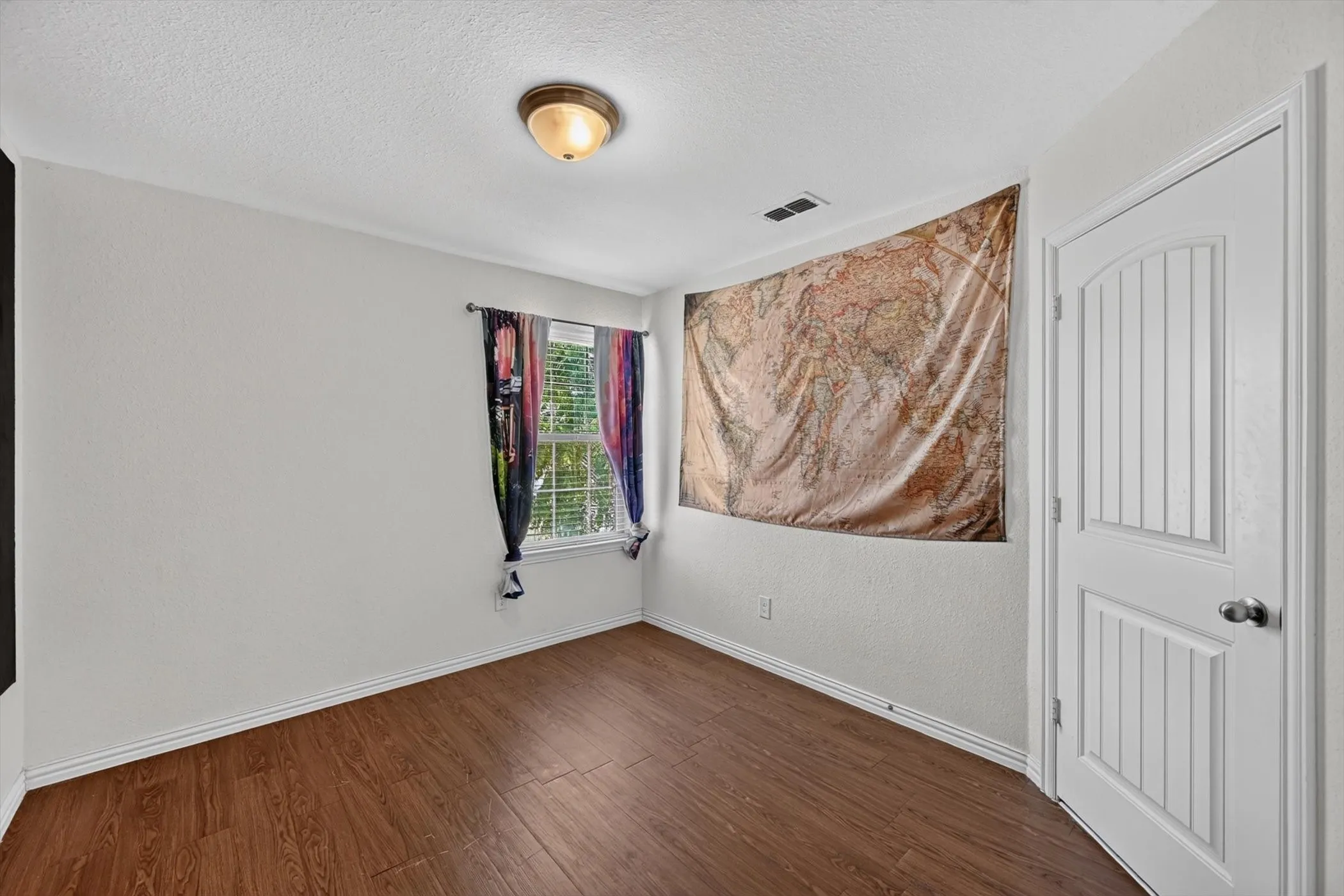 Single Family Residence For Sale in Tarrant County , 765 River Hill Lane, Fort Worth, Texas 76114, 3 Bedroom, 3 Bathroom, 2 Garage spaces, 1,724 Sqft, built in 2016, mls#21391413, Real Estate Agent in Fort Worth, Homes For Sale in Tarrant county, Homes For Sale in Fort Worth, Realtor in Fort Worth Texas, Real Estate Brokerage Independent Realty Texas, Luminita Cordes Realtor