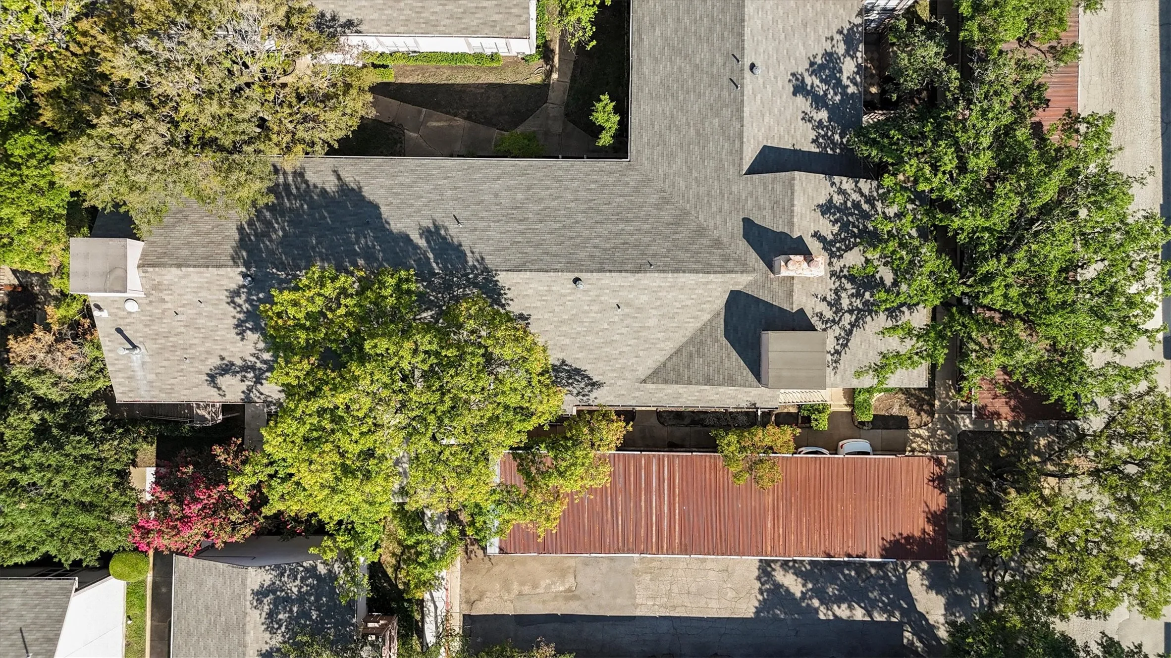 Asphalt shingle roofing with multiple gables