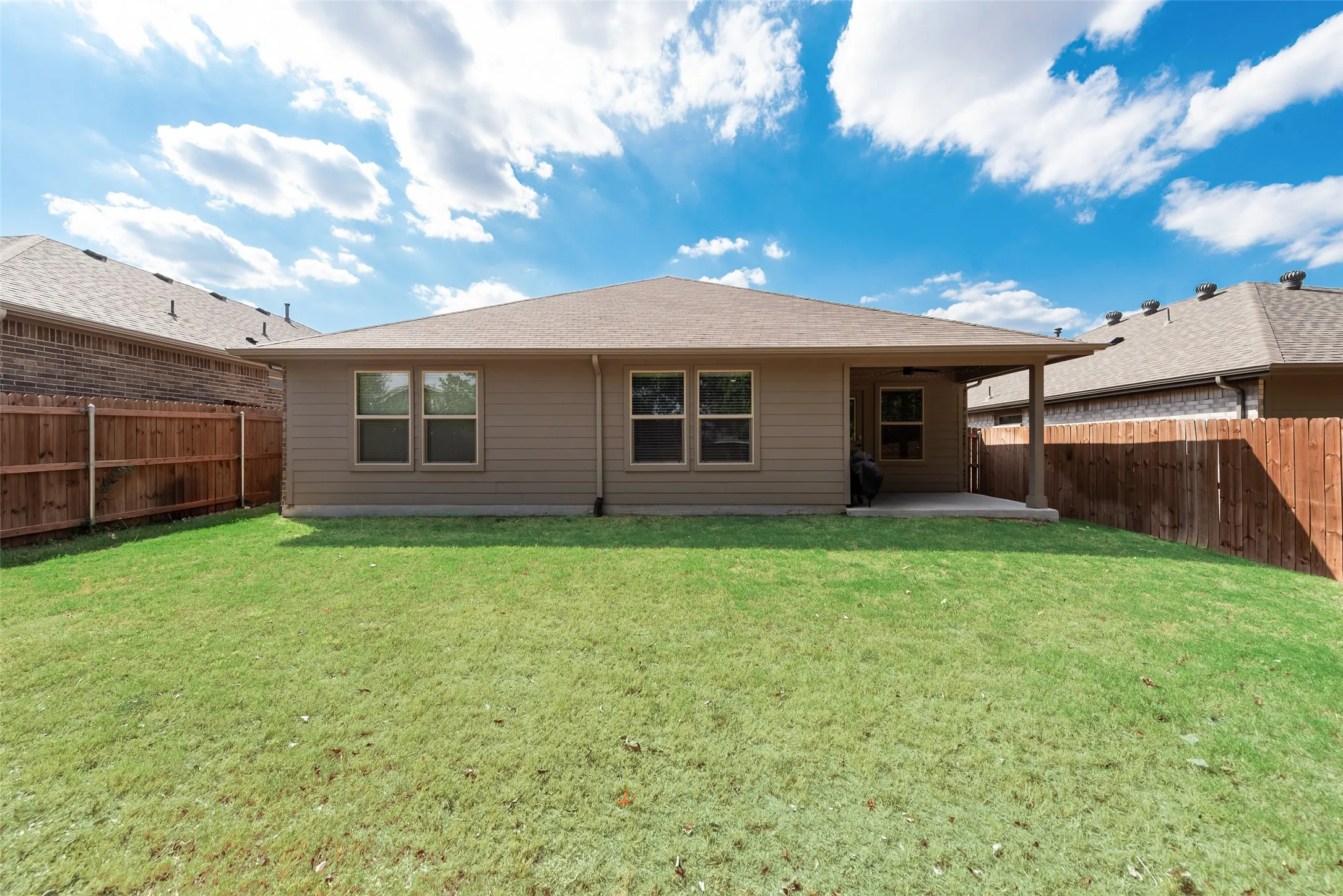 Single Family Residence For Sale in Parker County , 540 Bronze Circle E, Springtown, Texas 76082, 4 Bedroom, 2 Bathroom, 2 Garage spaces, 1,860 Sqft, built in 2023, mls#21399778, Real Estate Agent in Springtown, Homes For Sale in Parker county, Homes For Sale in Springtown, Realtor in Springtown Texas, Real Estate Brokerage Independent Realty Texas, Luminita Cordes Realtor