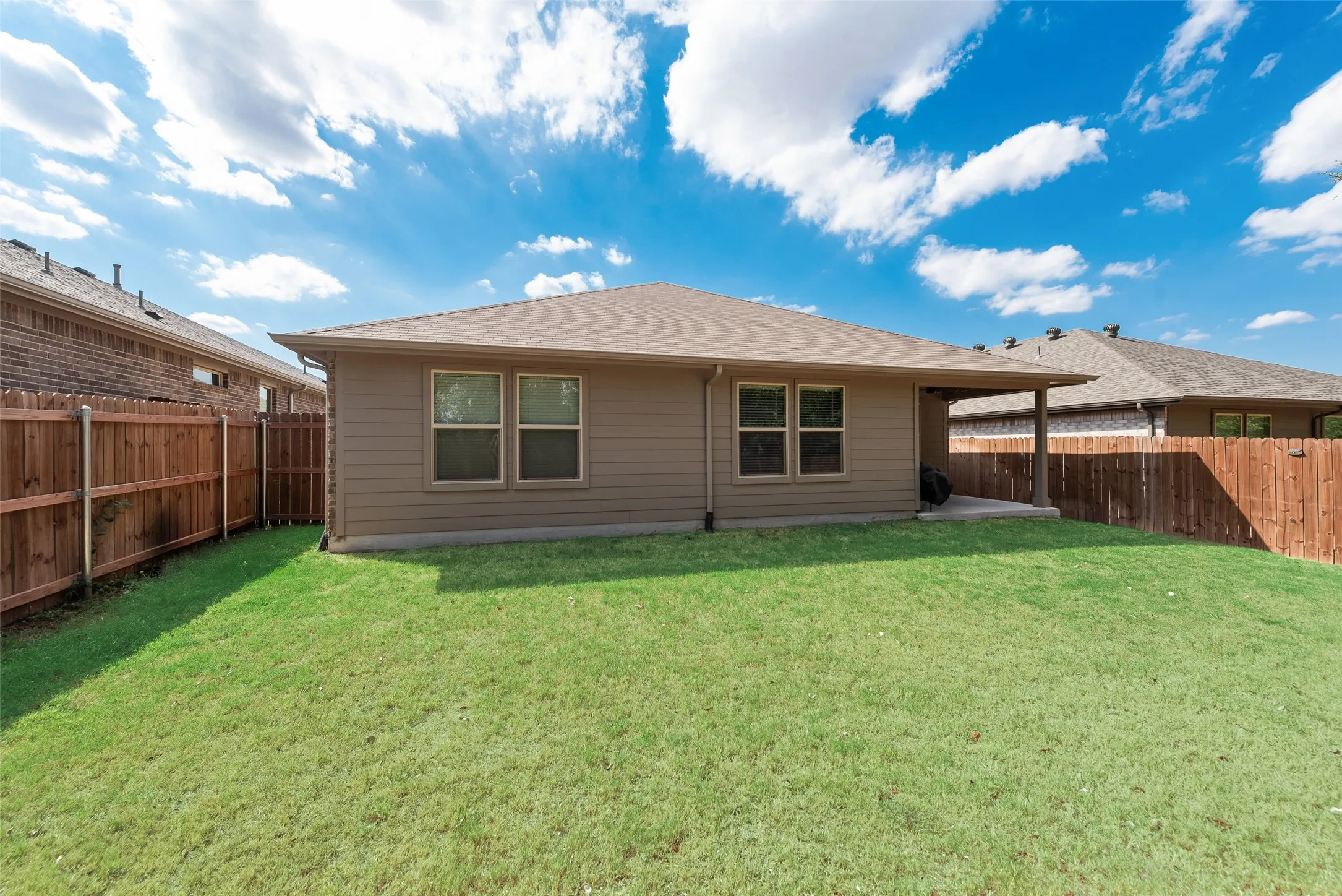 Single Family Residence For Sale in Parker County , 540 Bronze Circle E, Springtown, Texas 76082, 4 Bedroom, 2 Bathroom, 2 Garage spaces, 1,860 Sqft, built in 2023, mls#21399778, Real Estate Agent in Springtown, Homes For Sale in Parker county, Homes For Sale in Springtown, Realtor in Springtown Texas, Real Estate Brokerage Independent Realty Texas, Luminita Cordes Realtor