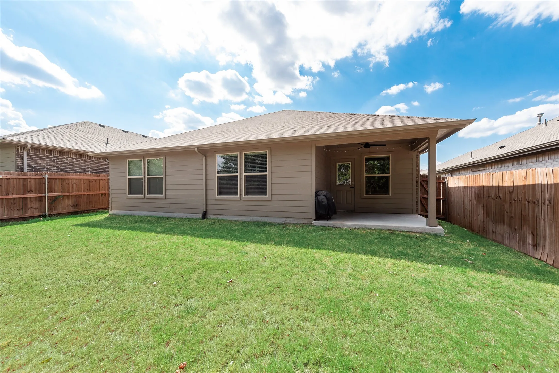 Single Family Residence For Sale in Parker County , 540 Bronze Circle E, Springtown, Texas 76082, 4 Bedroom, 2 Bathroom, 2 Garage spaces, 1,860 Sqft, built in 2023, mls#21399778, Real Estate Agent in Springtown, Homes For Sale in Parker county, Homes For Sale in Springtown, Realtor in Springtown Texas, Real Estate Brokerage Independent Realty Texas, Luminita Cordes Realtor