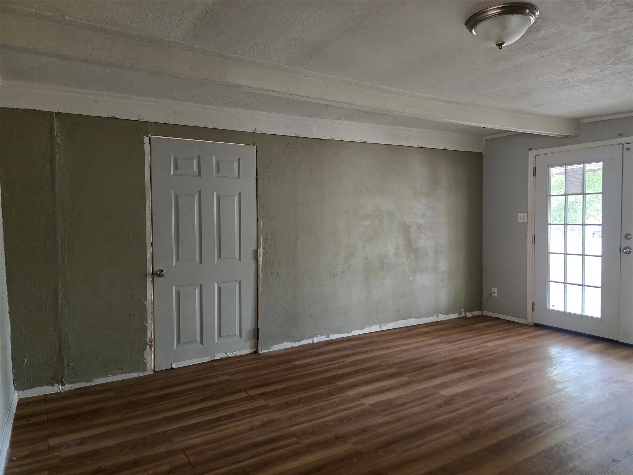 Single Family Residence For Sale in Palo Pinto County , 505 Railroad Avenue, Graford, Texas 76449, 3 Bedroom, 1 Bathroom, Garage spaces, 1,650 Sqft, built in 1983, mls#21400283, Real Estate Agent in Graford, Homes For Sale in Palo Pinto county, Homes For Sale in Graford, Realtor in Graford Texas, Real Estate Brokerage Independent Realty Texas, Luminita Cordes Realtor