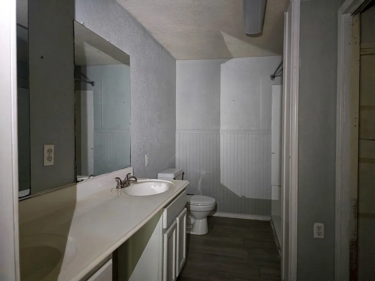 Single Family Residence For Sale in Palo Pinto County , 505 Railroad Avenue, Graford, Texas 76449, 3 Bedroom, 1 Bathroom, Garage spaces, 1,650 Sqft, built in 1983, mls#21400283, Real Estate Agent in Graford, Homes For Sale in Palo Pinto county, Homes For Sale in Graford, Realtor in Graford Texas, Real Estate Brokerage Independent Realty Texas, Luminita Cordes Realtor