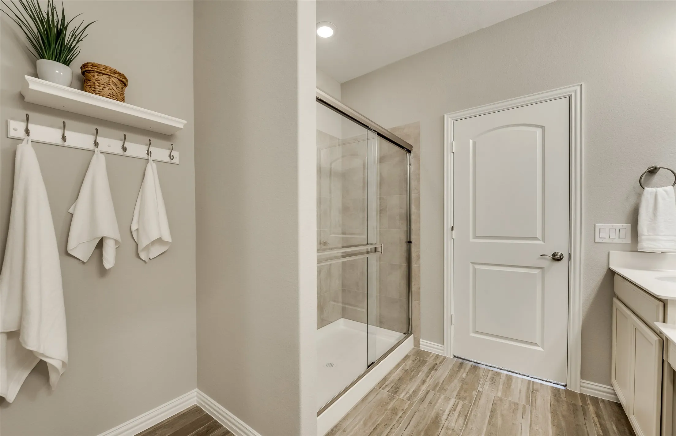 *Model Representation - Owner's private bath
