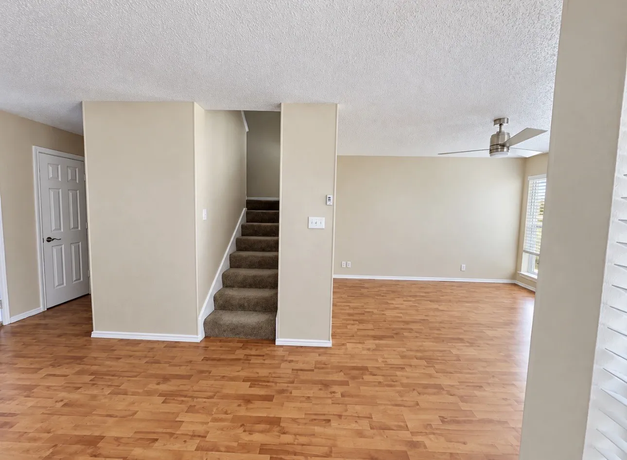 Condominium For Rent in Dallas County , 4067 Beltway Drive 140, Addison, Texas 75001, 2 Bedroom, 2 Bathroom, Garage spaces, 990 Sqft, built in 1982, mls#21400330, Real Estate Agent in Addison, Homes For Rent in Dallas county, Homes For Rent in Addison, Realtor in Addison Texas, Real Estate Brokerage Independent Realty Texas, Luminita Cordes Realtor