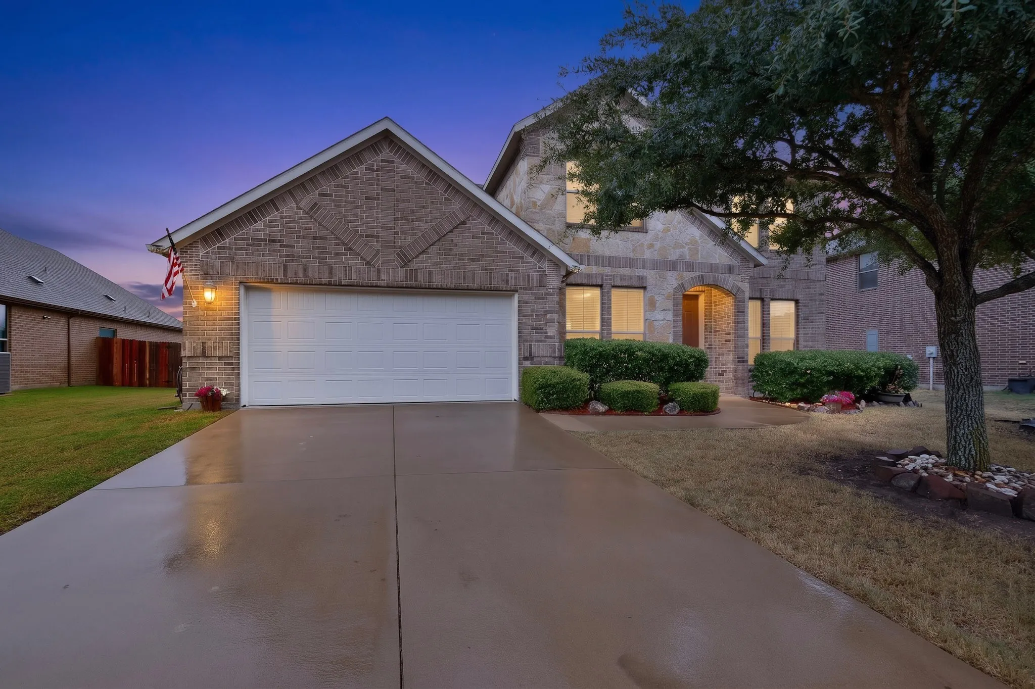 Single Family Residence For Sale in Ellis County , 111 Thoroughbred Street, Waxahachie, Texas 75165, 4 Bedroom, 3 Bathroom, 2 Garage spaces, 2,480 Sqft, built in 2013, mls#21399979, Real Estate Agent in Waxahachie, Homes For Sale in Ellis county, Homes For Sale in Waxahachie, Realtor in Waxahachie Texas, Real Estate Brokerage Independent Realty Texas, Luminita Cordes Realtor