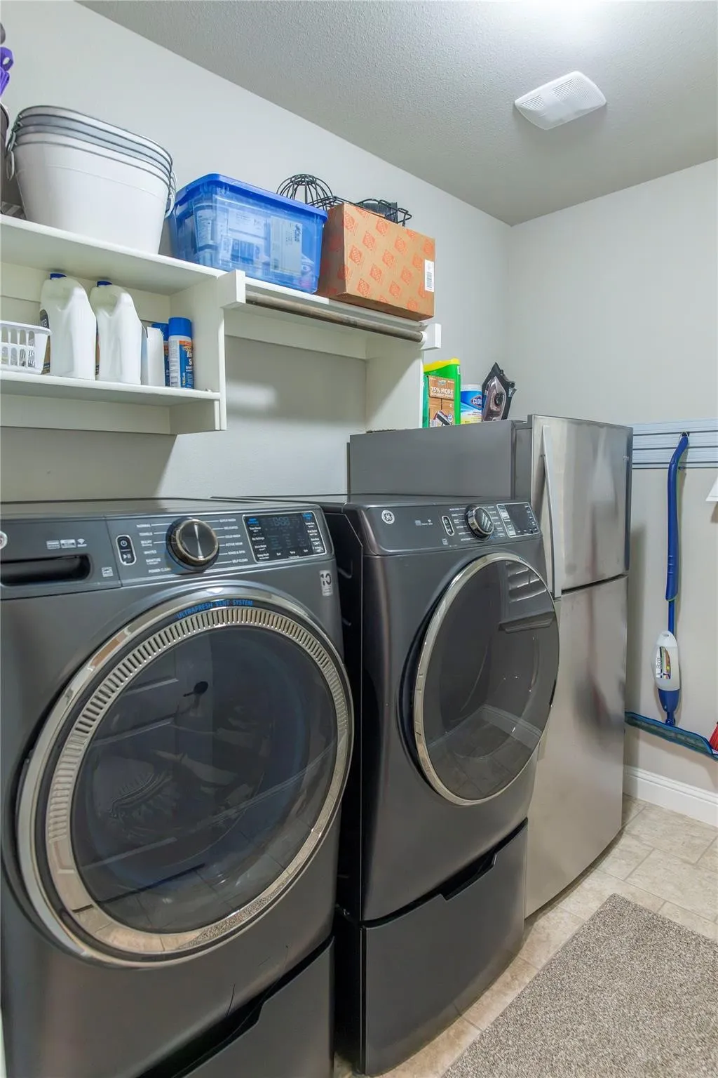 Single Family Residence For Sale in Denton County , 1408 Torrent Drive, Little Elm, Texas 75068, 3 Bedroom, 4 Bathroom, 2 Garage spaces, 3,010 Sqft, built in 2016, mls#21398183, Real Estate Agent in Little Elm, Homes For Sale in Denton county, Homes For Sale in Little Elm, Realtor in Little Elm Texas, Real Estate Brokerage Independent Realty Texas, Luminita Cordes Realtor