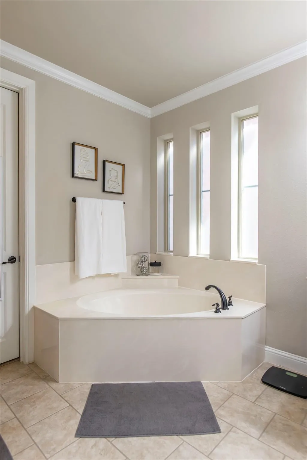 Single Family Residence For Sale in Denton County , 1408 Torrent Drive, Little Elm, Texas 75068, 3 Bedroom, 4 Bathroom, 2 Garage spaces, 3,010 Sqft, built in 2016, mls#21398183, Real Estate Agent in Little Elm, Homes For Sale in Denton county, Homes For Sale in Little Elm, Realtor in Little Elm Texas, Real Estate Brokerage Independent Realty Texas, Luminita Cordes Realtor
