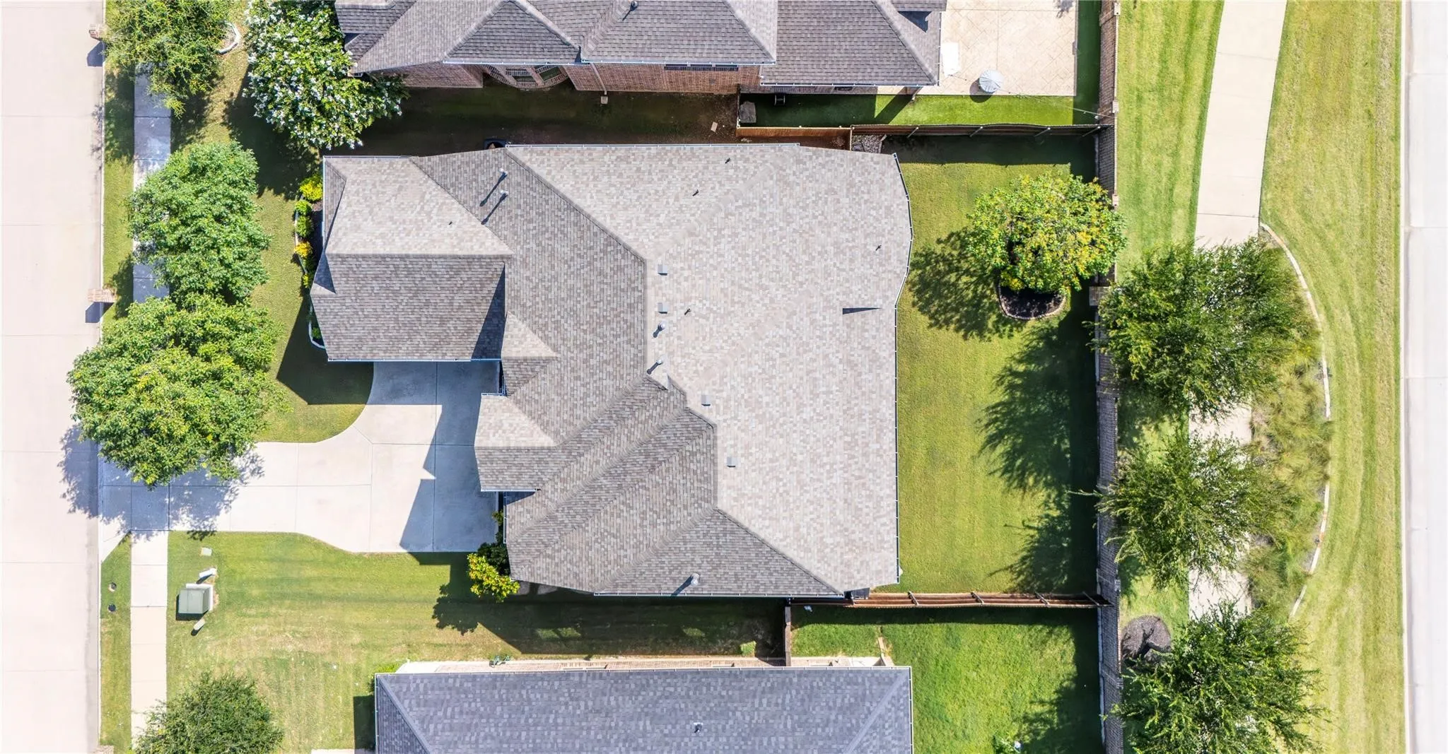 Single Family Residence For Sale in Denton County , 1408 Torrent Drive, Little Elm, Texas 75068, 3 Bedroom, 4 Bathroom, 2 Garage spaces, 3,010 Sqft, built in 2016, mls#21398183, Real Estate Agent in Little Elm, Homes For Sale in Denton county, Homes For Sale in Little Elm, Realtor in Little Elm Texas, Real Estate Brokerage Independent Realty Texas, Luminita Cordes Realtor