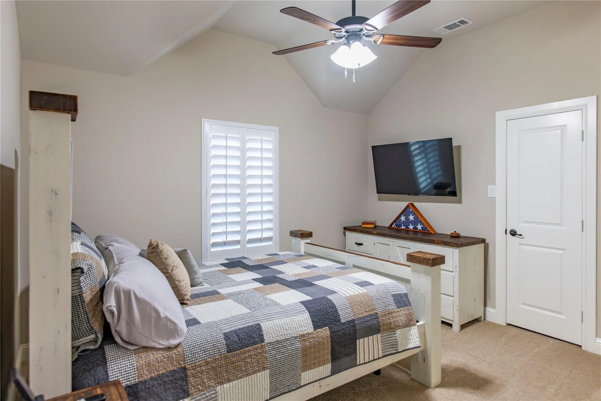 Single Family Residence For Sale in Denton County , 1408 Torrent Drive, Little Elm, Texas 75068, 3 Bedroom, 4 Bathroom, 2 Garage spaces, 3,010 Sqft, built in 2016, mls#21398183, Real Estate Agent in Little Elm, Homes For Sale in Denton county, Homes For Sale in Little Elm, Realtor in Little Elm Texas, Real Estate Brokerage Independent Realty Texas, Luminita Cordes Realtor