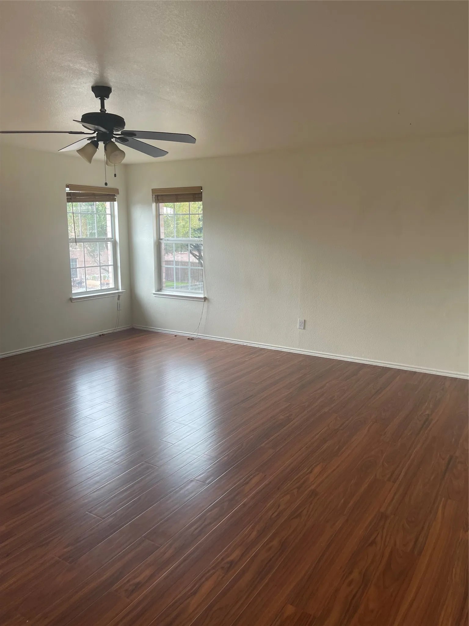 Single Family Residence For Rent in Tarrant County , 6716 Barred Owl Road, Arlington, Texas 76002, 4 Bedroom, 4 Bathroom, 2 Garage spaces, 3,270 Sqft, built in 2004, mls#21389234, Real Estate Agent in Arlington, Homes For Rent in Tarrant county, Homes For Rent in Arlington, Realtor in Arlington Texas, Real Estate Brokerage Independent Realty Texas, Luminita Cordes Realtor