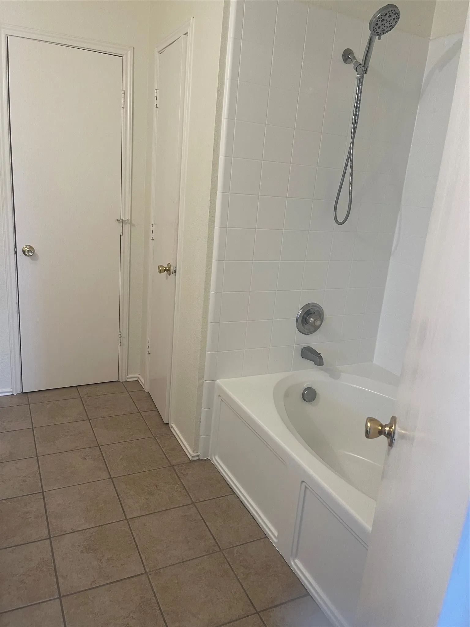 Single Family Residence For Rent in Tarrant County , 6716 Barred Owl Road, Arlington, Texas 76002, 4 Bedroom, 4 Bathroom, 2 Garage spaces, 3,270 Sqft, built in 2004, mls#21389234, Real Estate Agent in Arlington, Homes For Rent in Tarrant county, Homes For Rent in Arlington, Realtor in Arlington Texas, Real Estate Brokerage Independent Realty Texas, Luminita Cordes Realtor