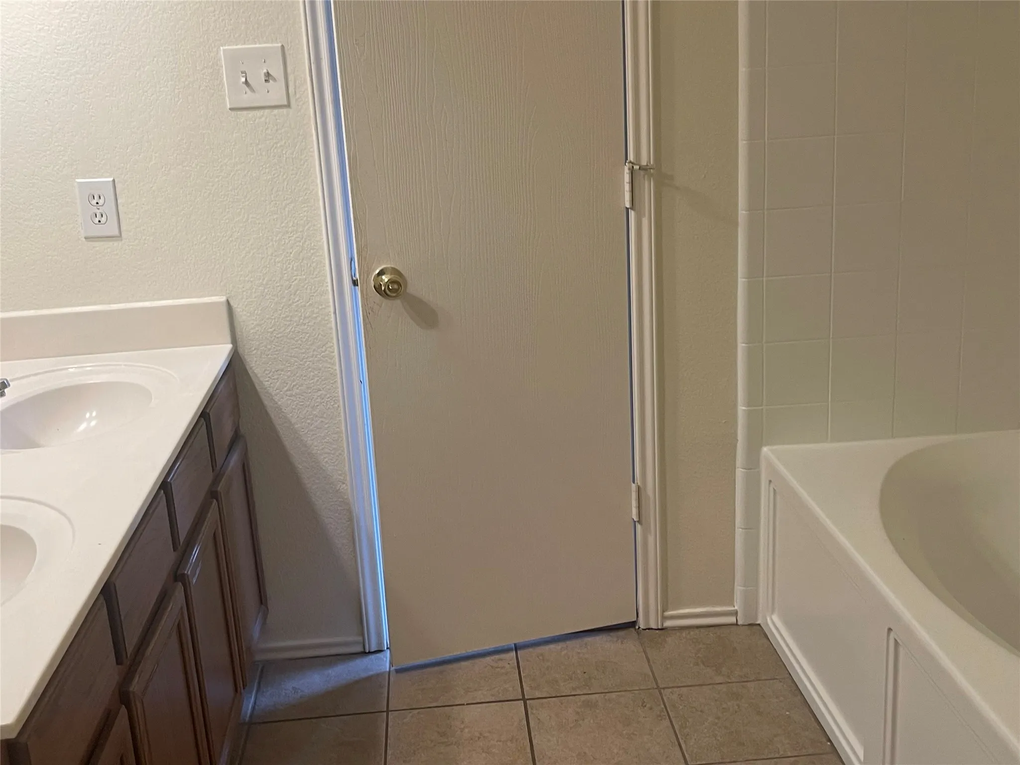 Single Family Residence For Rent in Tarrant County , 6716 Barred Owl Road, Arlington, Texas 76002, 4 Bedroom, 4 Bathroom, 2 Garage spaces, 3,270 Sqft, built in 2004, mls#21389234, Real Estate Agent in Arlington, Homes For Rent in Tarrant county, Homes For Rent in Arlington, Realtor in Arlington Texas, Real Estate Brokerage Independent Realty Texas, Luminita Cordes Realtor