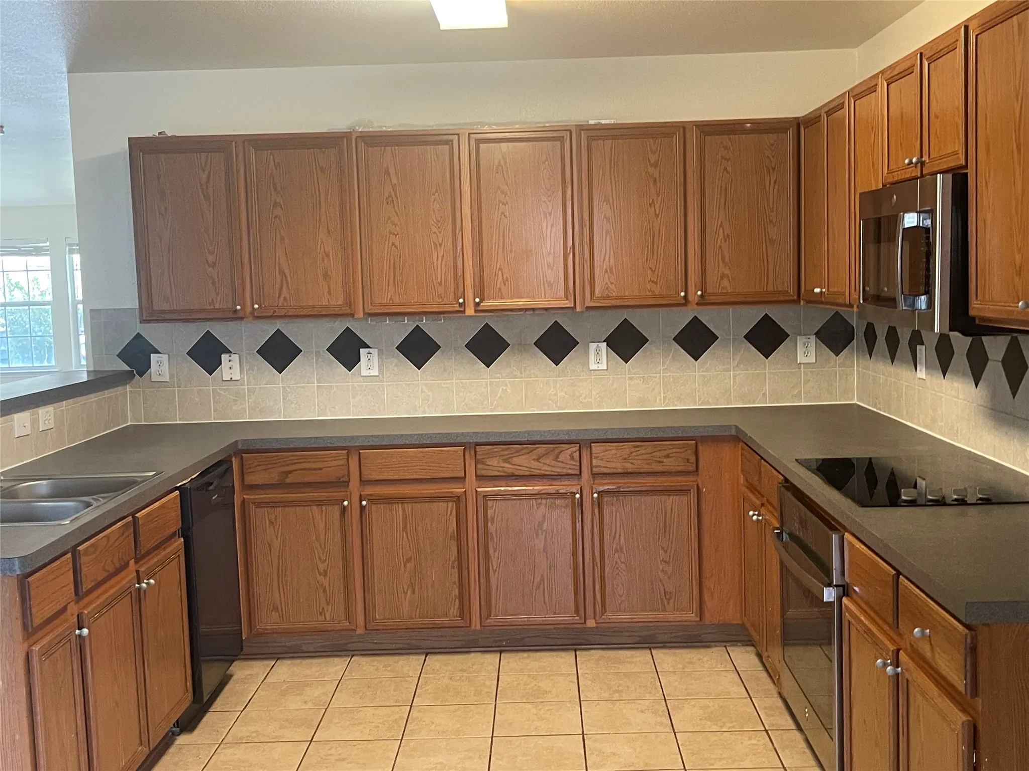 Single Family Residence For Rent in Tarrant County , 6716 Barred Owl Road, Arlington, Texas 76002, 4 Bedroom, 4 Bathroom, 2 Garage spaces, 3,270 Sqft, built in 2004, mls#21389234, Real Estate Agent in Arlington, Homes For Rent in Tarrant county, Homes For Rent in Arlington, Realtor in Arlington Texas, Real Estate Brokerage Independent Realty Texas, Luminita Cordes Realtor