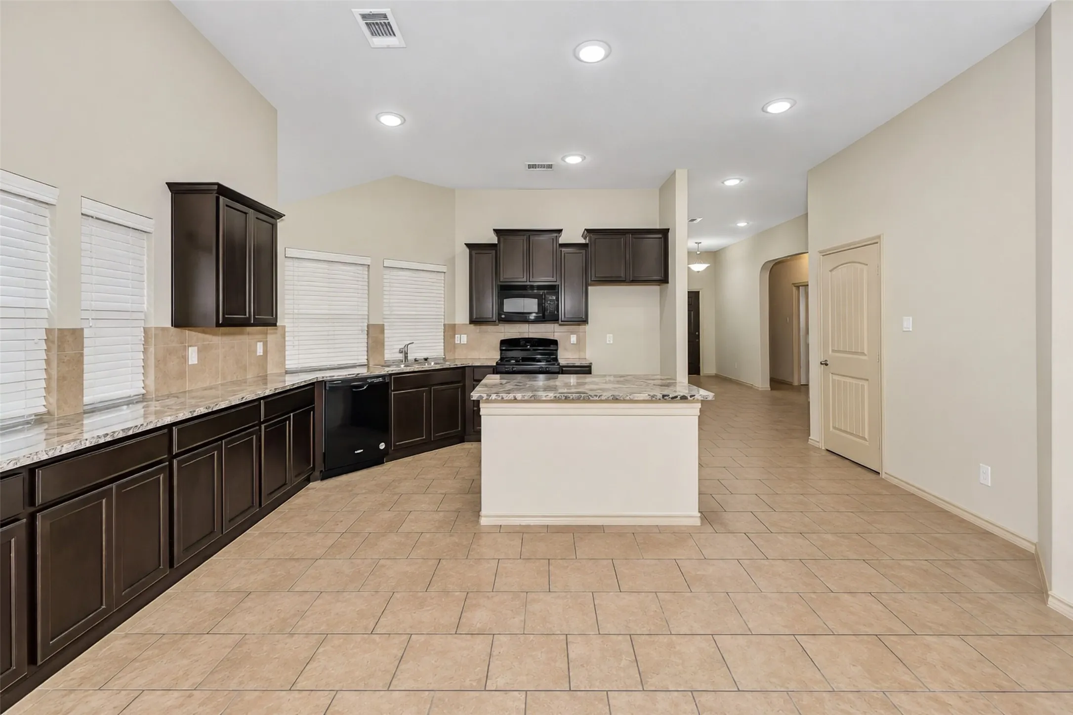Single Family Residence For Rent in Tarrant County , 1245 Goodland Terrace, Fort Worth, Texas 76179, 4 Bedroom, 2 Bathroom, 2 Garage spaces, 2,170 Sqft, built in 2013, mls#21400361, Real Estate Agent in Fort Worth, Homes For Rent in Tarrant county, Homes For Rent in Fort Worth, Realtor in Fort Worth Texas, Real Estate Brokerage Independent Realty Texas, Luminita Cordes Realtor