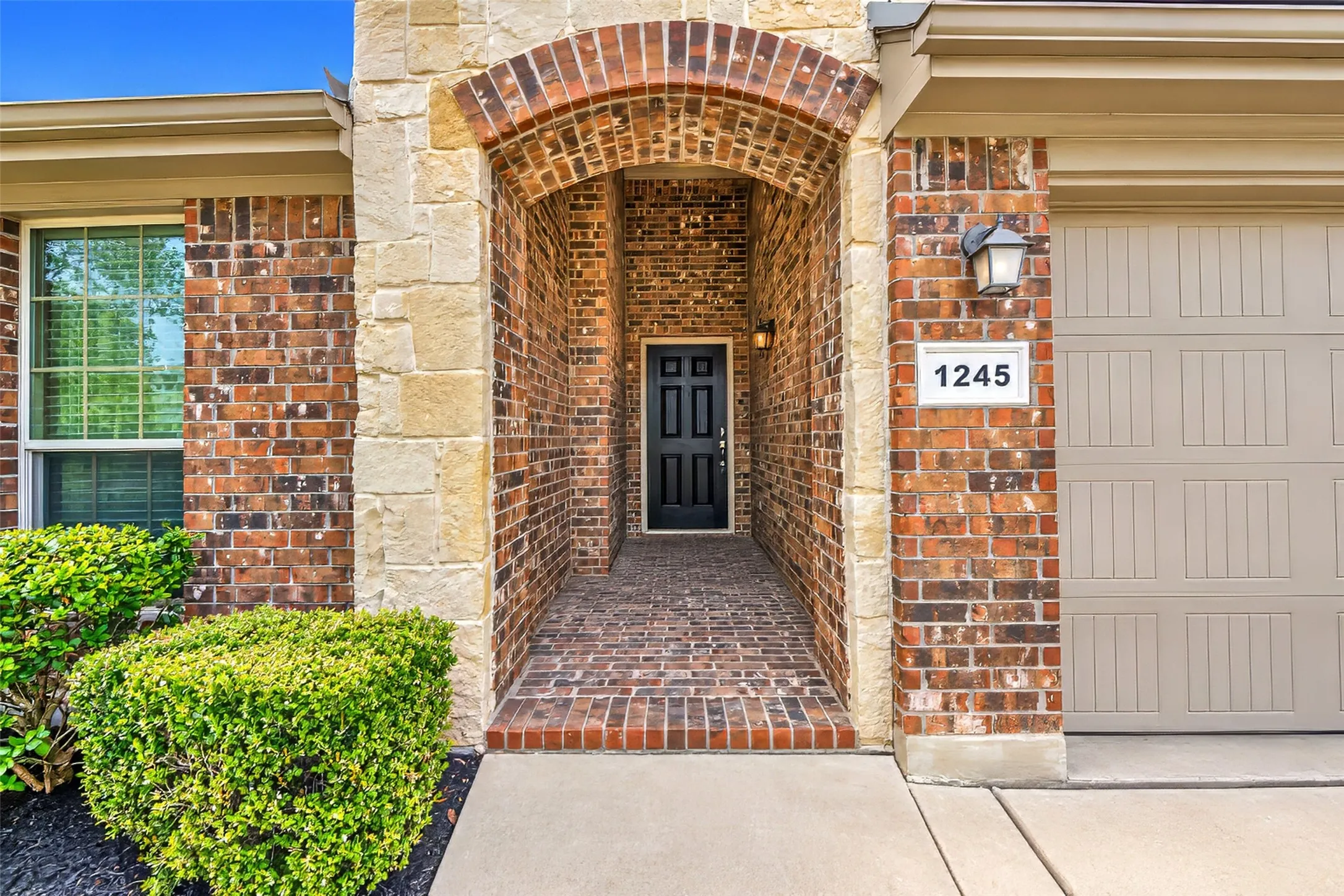 Single Family Residence For Rent in Tarrant County , 1245 Goodland Terrace, Fort Worth, Texas 76179, 4 Bedroom, 2 Bathroom, 2 Garage spaces, 2,170 Sqft, built in 2013, mls#21400361, Real Estate Agent in Fort Worth, Homes For Rent in Tarrant county, Homes For Rent in Fort Worth, Realtor in Fort Worth Texas, Real Estate Brokerage Independent Realty Texas, Luminita Cordes Realtor