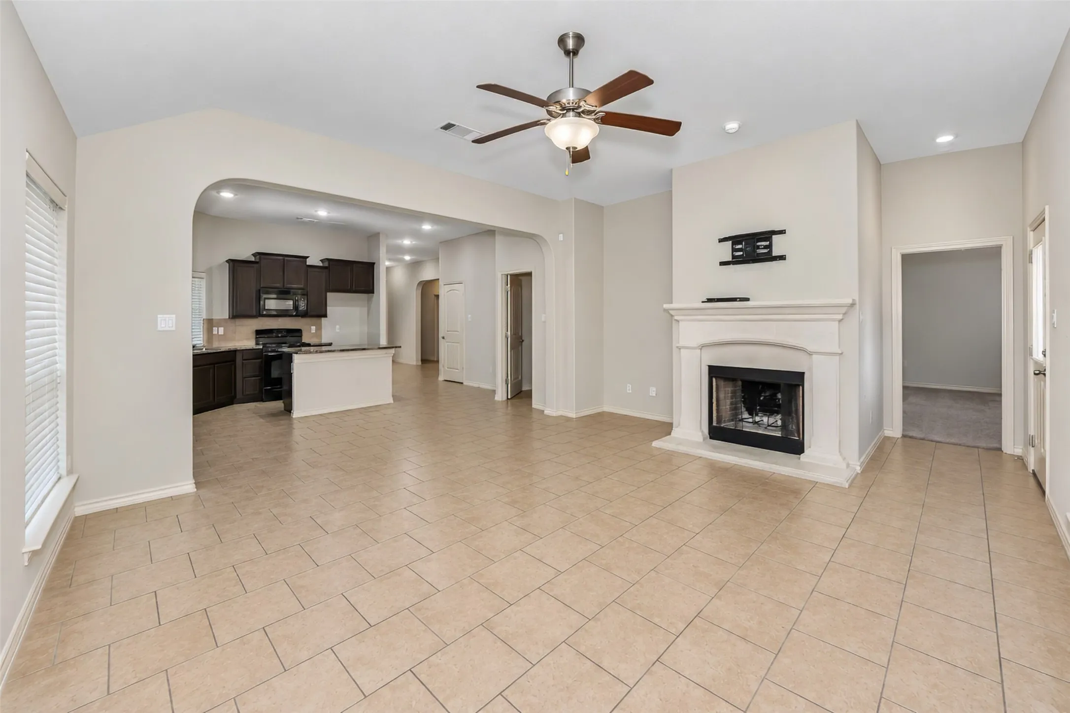 Single Family Residence For Rent in Tarrant County , 1245 Goodland Terrace, Fort Worth, Texas 76179, 4 Bedroom, 2 Bathroom, 2 Garage spaces, 2,170 Sqft, built in 2013, mls#21400361, Real Estate Agent in Fort Worth, Homes For Rent in Tarrant county, Homes For Rent in Fort Worth, Realtor in Fort Worth Texas, Real Estate Brokerage Independent Realty Texas, Luminita Cordes Realtor