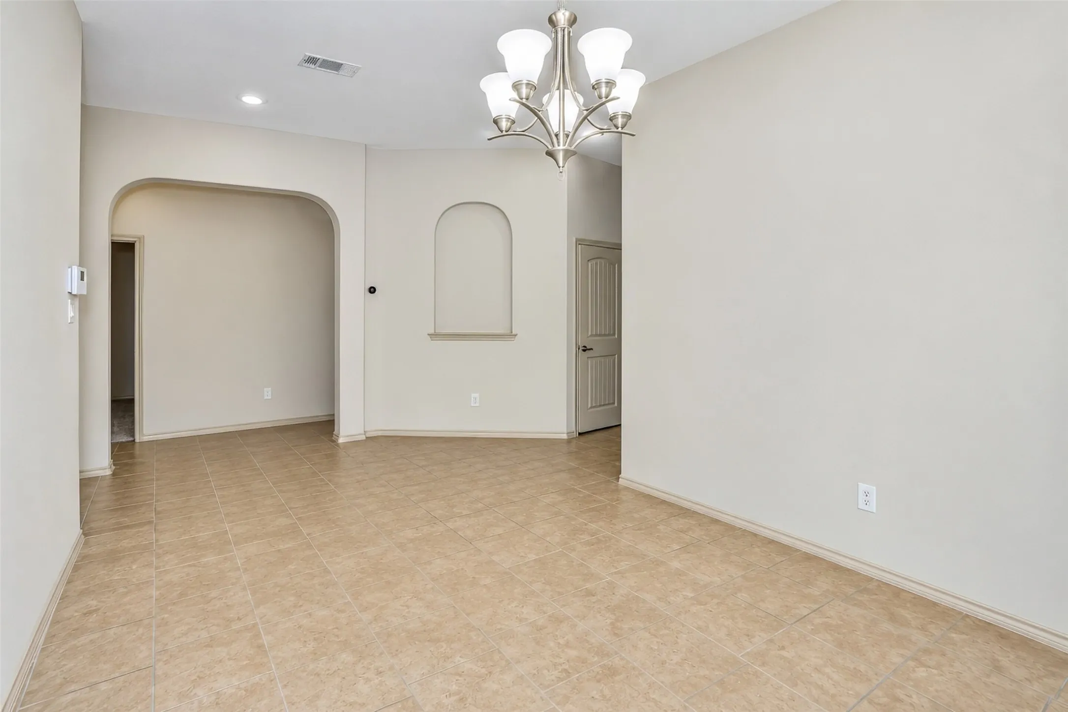 Single Family Residence For Rent in Tarrant County , 1245 Goodland Terrace, Fort Worth, Texas 76179, 4 Bedroom, 2 Bathroom, 2 Garage spaces, 2,170 Sqft, built in 2013, mls#21400361, Real Estate Agent in Fort Worth, Homes For Rent in Tarrant county, Homes For Rent in Fort Worth, Realtor in Fort Worth Texas, Real Estate Brokerage Independent Realty Texas, Luminita Cordes Realtor