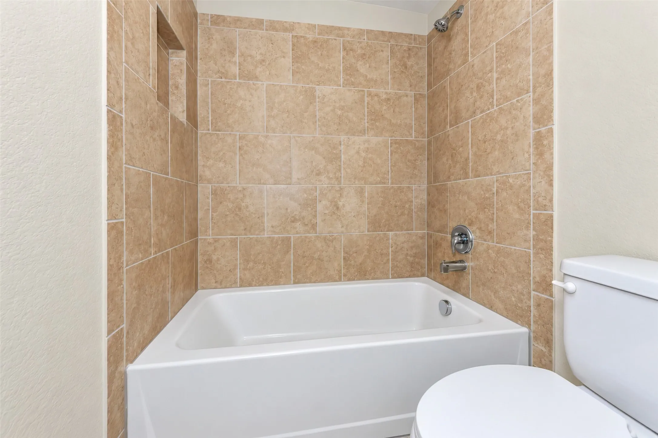 Single Family Residence For Rent in Tarrant County , 1245 Goodland Terrace, Fort Worth, Texas 76179, 4 Bedroom, 2 Bathroom, 2 Garage spaces, 2,170 Sqft, built in 2013, mls#21400361, Real Estate Agent in Fort Worth, Homes For Rent in Tarrant county, Homes For Rent in Fort Worth, Realtor in Fort Worth Texas, Real Estate Brokerage Independent Realty Texas, Luminita Cordes Realtor