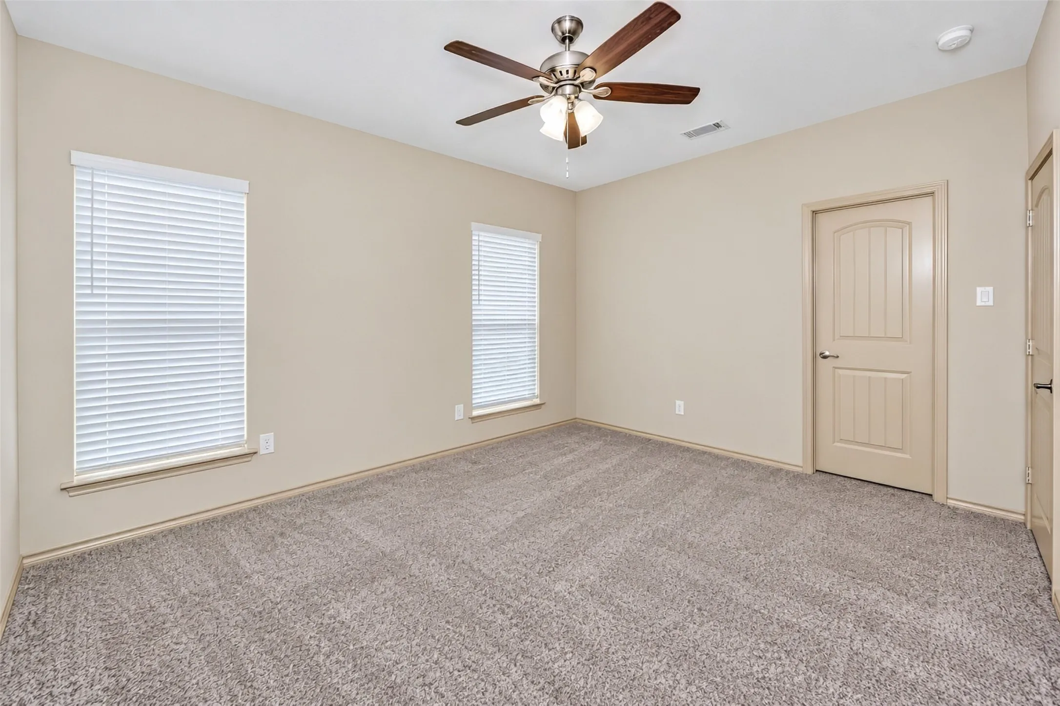 Single Family Residence For Rent in Tarrant County , 1245 Goodland Terrace, Fort Worth, Texas 76179, 4 Bedroom, 2 Bathroom, 2 Garage spaces, 2,170 Sqft, built in 2013, mls#21400361, Real Estate Agent in Fort Worth, Homes For Rent in Tarrant county, Homes For Rent in Fort Worth, Realtor in Fort Worth Texas, Real Estate Brokerage Independent Realty Texas, Luminita Cordes Realtor
