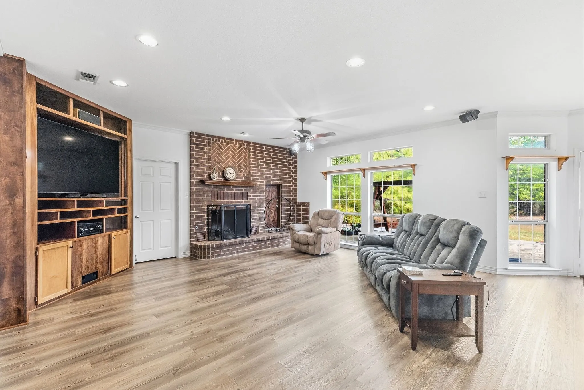 Single Family Residence For Sale in Hunt County , 399 County Road 4101, Greenville, Texas 75401, 5 Bedroom, 3 Bathroom, 3 Garage spaces, 3,232 Sqft, built in 1997, mls#21398898, Real Estate Agent in Greenville, Homes For Sale in Hunt county, Homes For Sale in Greenville, Realtor in Greenville Texas, Real Estate Brokerage Independent Realty Texas, Luminita Cordes Realtor