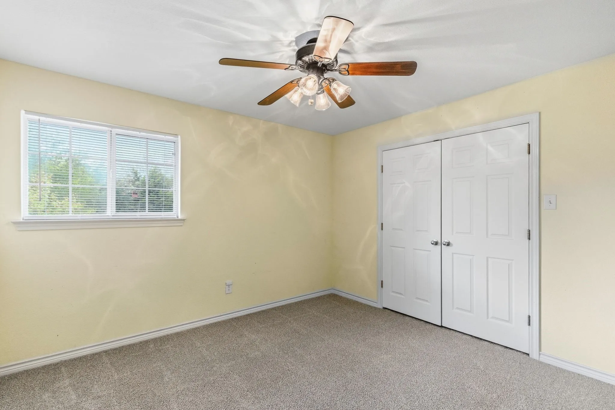 Single Family Residence For Sale in Hunt County , 399 County Road 4101, Greenville, Texas 75401, 5 Bedroom, 3 Bathroom, 3 Garage spaces, 3,232 Sqft, built in 1997, mls#21398898, Real Estate Agent in Greenville, Homes For Sale in Hunt county, Homes For Sale in Greenville, Realtor in Greenville Texas, Real Estate Brokerage Independent Realty Texas, Luminita Cordes Realtor