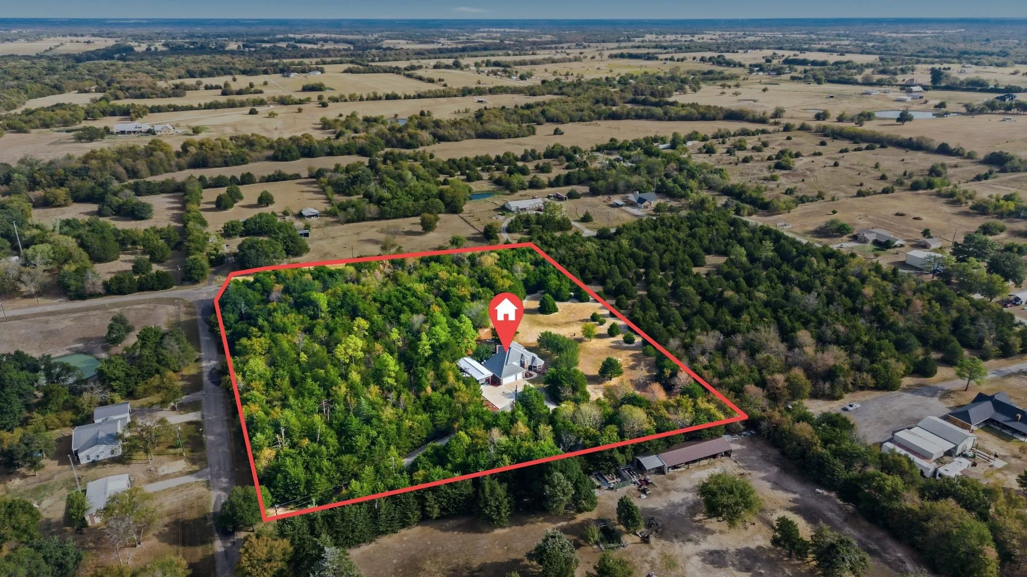 Single Family Residence For Sale in Hunt County , 399 County Road 4101, Greenville, Texas 75401, 5 Bedroom, 3 Bathroom, 3 Garage spaces, 3,232 Sqft, built in 1997, mls#21398898, Real Estate Agent in Greenville, Homes For Sale in Hunt county, Homes For Sale in Greenville, Realtor in Greenville Texas, Real Estate Brokerage Independent Realty Texas, Luminita Cordes Realtor