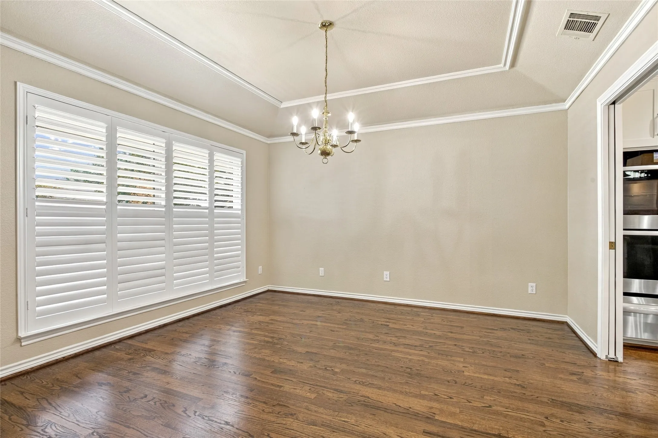 Single Family Residence For Sale in Dallas County , 7107 Stefani Drive, Dallas, Texas 75225, 4 Bedroom, 4 Bathroom, 2 Garage spaces, 2,876 Sqft, built in 1968, mls#21393018, Real Estate Agent in Dallas, Homes For Sale in Dallas county, Homes For Sale in Dallas, Realtor in Dallas Texas, Real Estate Brokerage Independent Realty Texas, Luminita Cordes Realtor