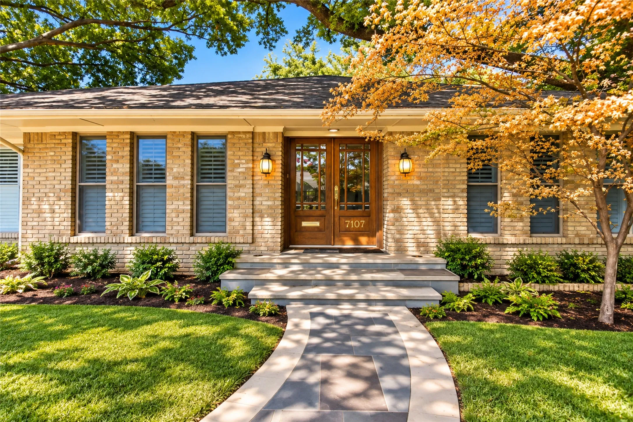Single Family Residence For Sale in Dallas County , 7107 Stefani Drive, Dallas, Texas 75225, 4 Bedroom, 4 Bathroom, 2 Garage spaces, 2,876 Sqft, built in 1968, mls#21393018, Real Estate Agent in Dallas, Homes For Sale in Dallas county, Homes For Sale in Dallas, Realtor in Dallas Texas, Real Estate Brokerage Independent Realty Texas, Luminita Cordes Realtor