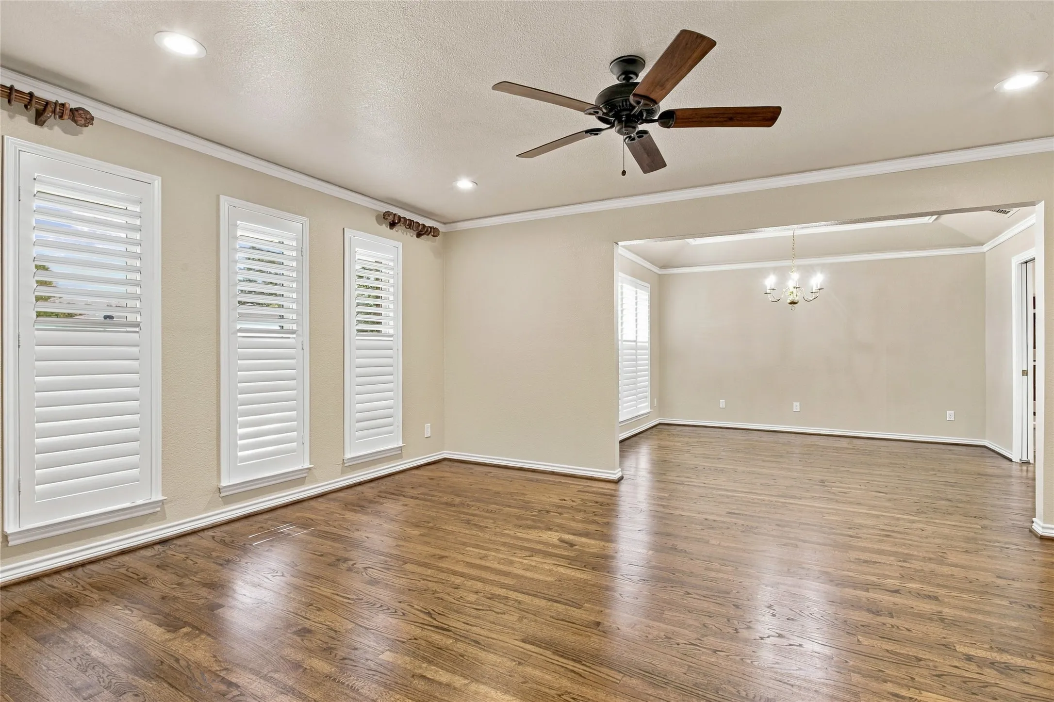 Single Family Residence For Sale in Dallas County , 7107 Stefani Drive, Dallas, Texas 75225, 4 Bedroom, 4 Bathroom, 2 Garage spaces, 2,876 Sqft, built in 1968, mls#21393018, Real Estate Agent in Dallas, Homes For Sale in Dallas county, Homes For Sale in Dallas, Realtor in Dallas Texas, Real Estate Brokerage Independent Realty Texas, Luminita Cordes Realtor