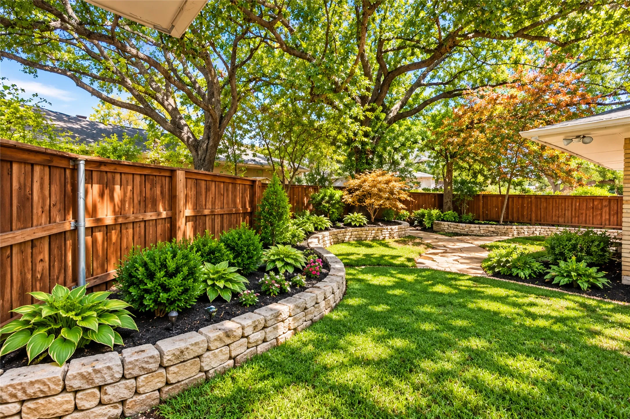 Single Family Residence For Sale in Dallas County , 7107 Stefani Drive, Dallas, Texas 75225, 4 Bedroom, 4 Bathroom, 2 Garage spaces, 2,876 Sqft, built in 1968, mls#21393018, Real Estate Agent in Dallas, Homes For Sale in Dallas county, Homes For Sale in Dallas, Realtor in Dallas Texas, Real Estate Brokerage Independent Realty Texas, Luminita Cordes Realtor