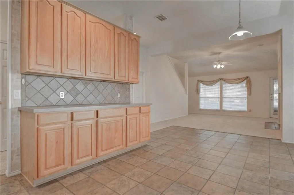 Single Family Residence For Rent in Collin County , 1302 Heather Brook Drive, Allen, Texas 75002, 3 Bedroom, 2 Bathroom, 2 Garage spaces, 2,260 Sqft, built in 2001, mls#21400366, Real Estate Agent in Allen, Homes For Rent in Collin county, Homes For Rent in Allen, Realtor in Allen Texas, Real Estate Brokerage Independent Realty Texas, Luminita Cordes Realtor