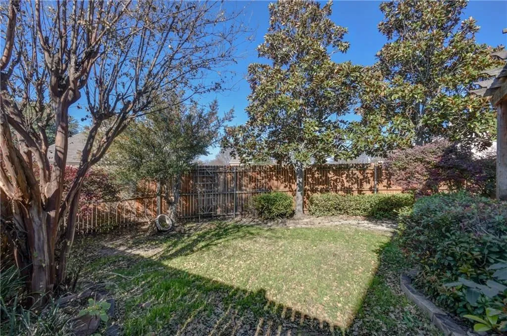 Single Family Residence For Rent in Collin County , 1302 Heather Brook Drive, Allen, Texas 75002, 3 Bedroom, 2 Bathroom, 2 Garage spaces, 2,260 Sqft, built in 2001, mls#21400366, Real Estate Agent in Allen, Homes For Rent in Collin county, Homes For Rent in Allen, Realtor in Allen Texas, Real Estate Brokerage Independent Realty Texas, Luminita Cordes Realtor