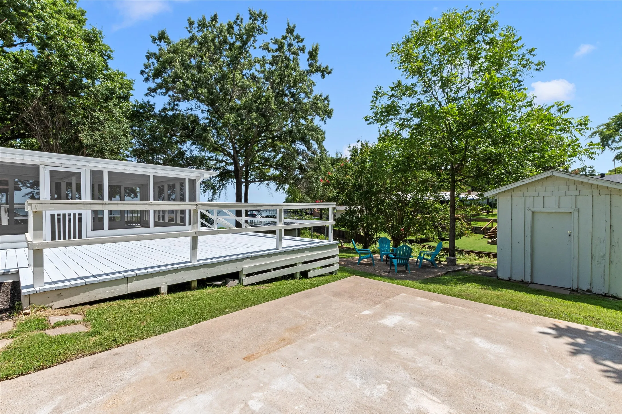 Single Family Residence For Rent in Henderson County , 110 Henderson Harbor Circle, Payne Springs, Texas 75156, 2 Bedroom, 2 Bathroom, Garage spaces, 1,280 Sqft, built in 1970, mls#21389335, Real Estate Agent in Payne Springs, Homes For Rent in Henderson county, Homes For Rent in Payne Springs, Realtor in Payne Springs Texas, Real Estate Brokerage Independent Realty Texas, Luminita Cordes Realtor