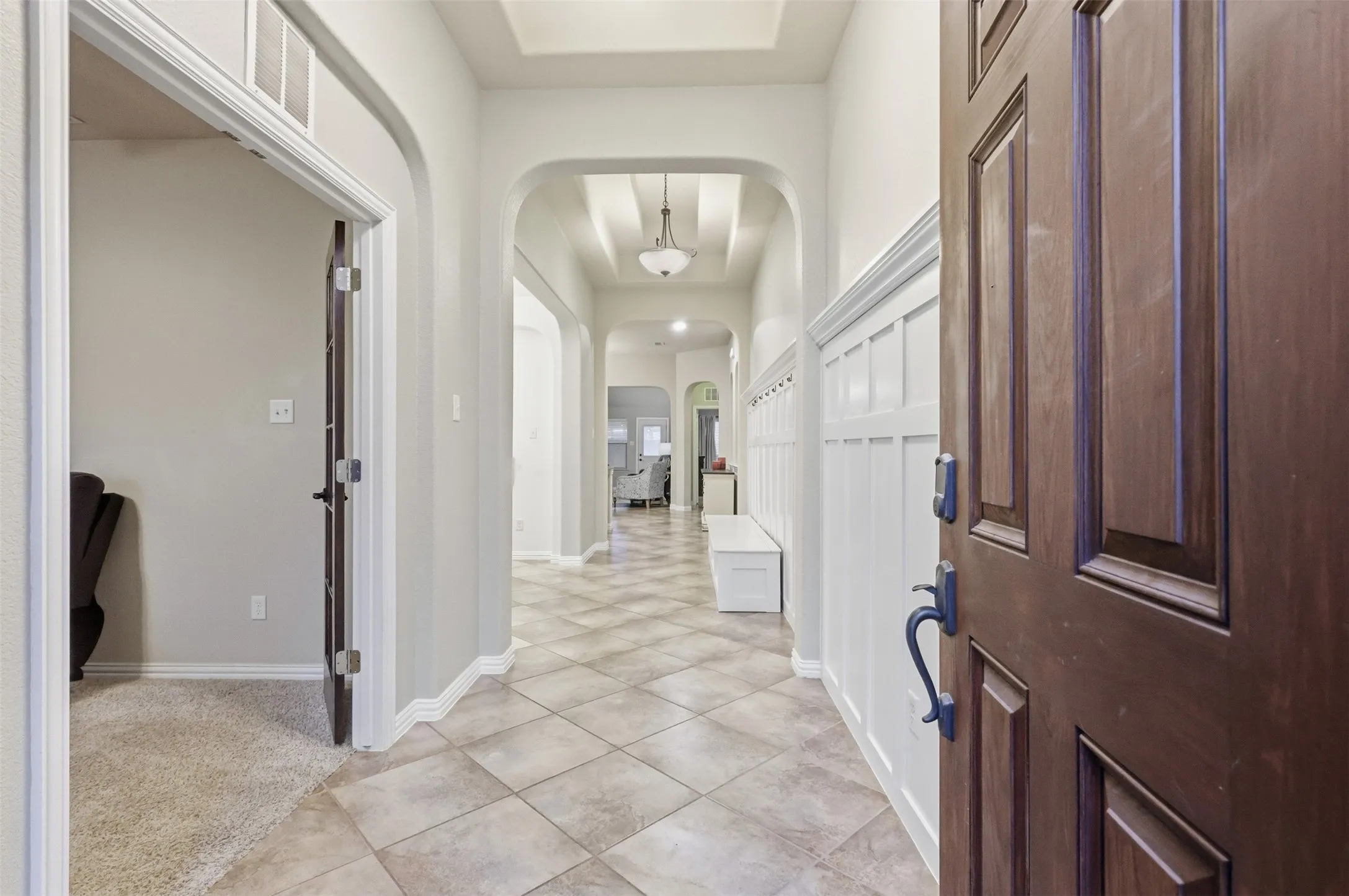 Single Family Residence For Sale in Tarrant County , 3956 Hollow Lake, Roanoke, Texas 76262, 3 Bedroom, 2 Bathroom, 2 Garage spaces, 2,103 Sqft, built in 2013, mls#21400379, Real Estate Agent in Roanoke, Homes For Sale in Tarrant county, Homes For Sale in Roanoke, Realtor in Roanoke Texas, Real Estate Brokerage Independent Realty Texas, Luminita Cordes Realtor