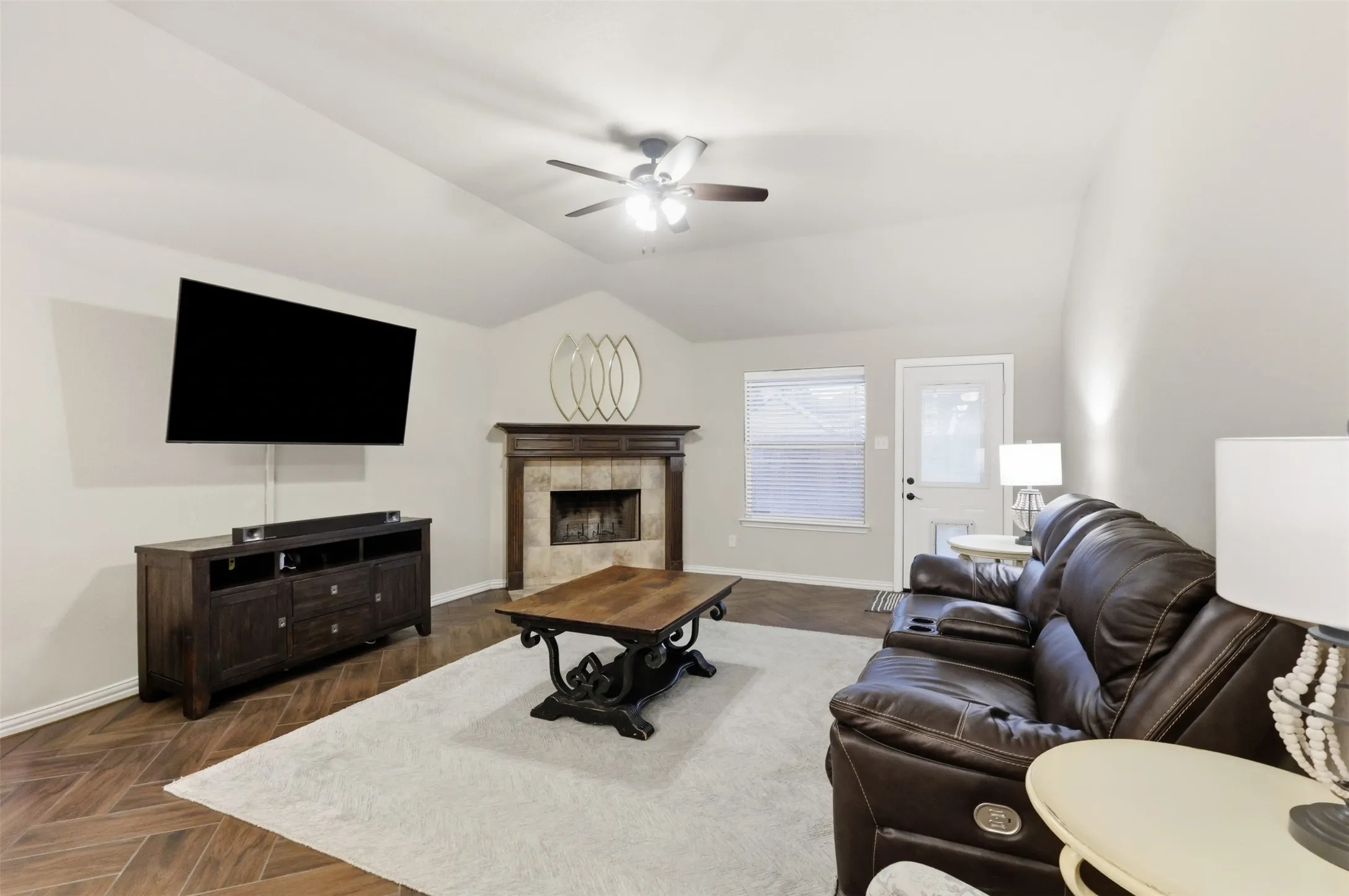 Single Family Residence For Sale in Tarrant County , 3956 Hollow Lake, Roanoke, Texas 76262, 3 Bedroom, 2 Bathroom, 2 Garage spaces, 2,103 Sqft, built in 2013, mls#21400379, Real Estate Agent in Roanoke, Homes For Sale in Tarrant county, Homes For Sale in Roanoke, Realtor in Roanoke Texas, Real Estate Brokerage Independent Realty Texas, Luminita Cordes Realtor