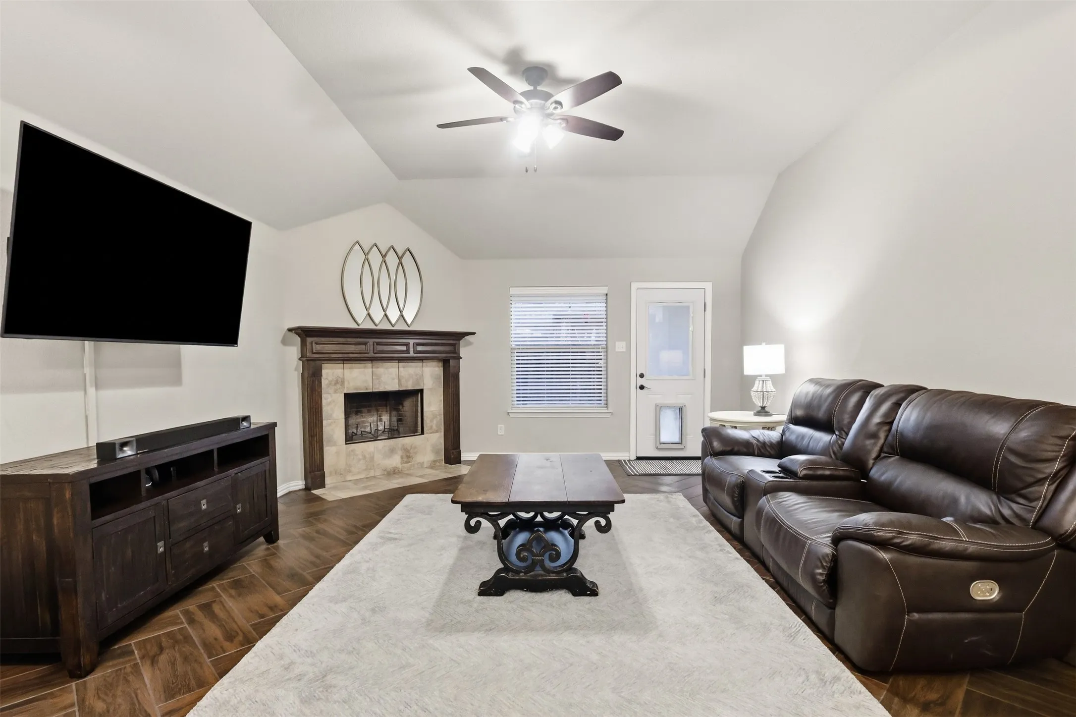 Single Family Residence For Sale in Tarrant County , 3956 Hollow Lake, Roanoke, Texas 76262, 3 Bedroom, 2 Bathroom, 2 Garage spaces, 2,103 Sqft, built in 2013, mls#21400379, Real Estate Agent in Roanoke, Homes For Sale in Tarrant county, Homes For Sale in Roanoke, Realtor in Roanoke Texas, Real Estate Brokerage Independent Realty Texas, Luminita Cordes Realtor