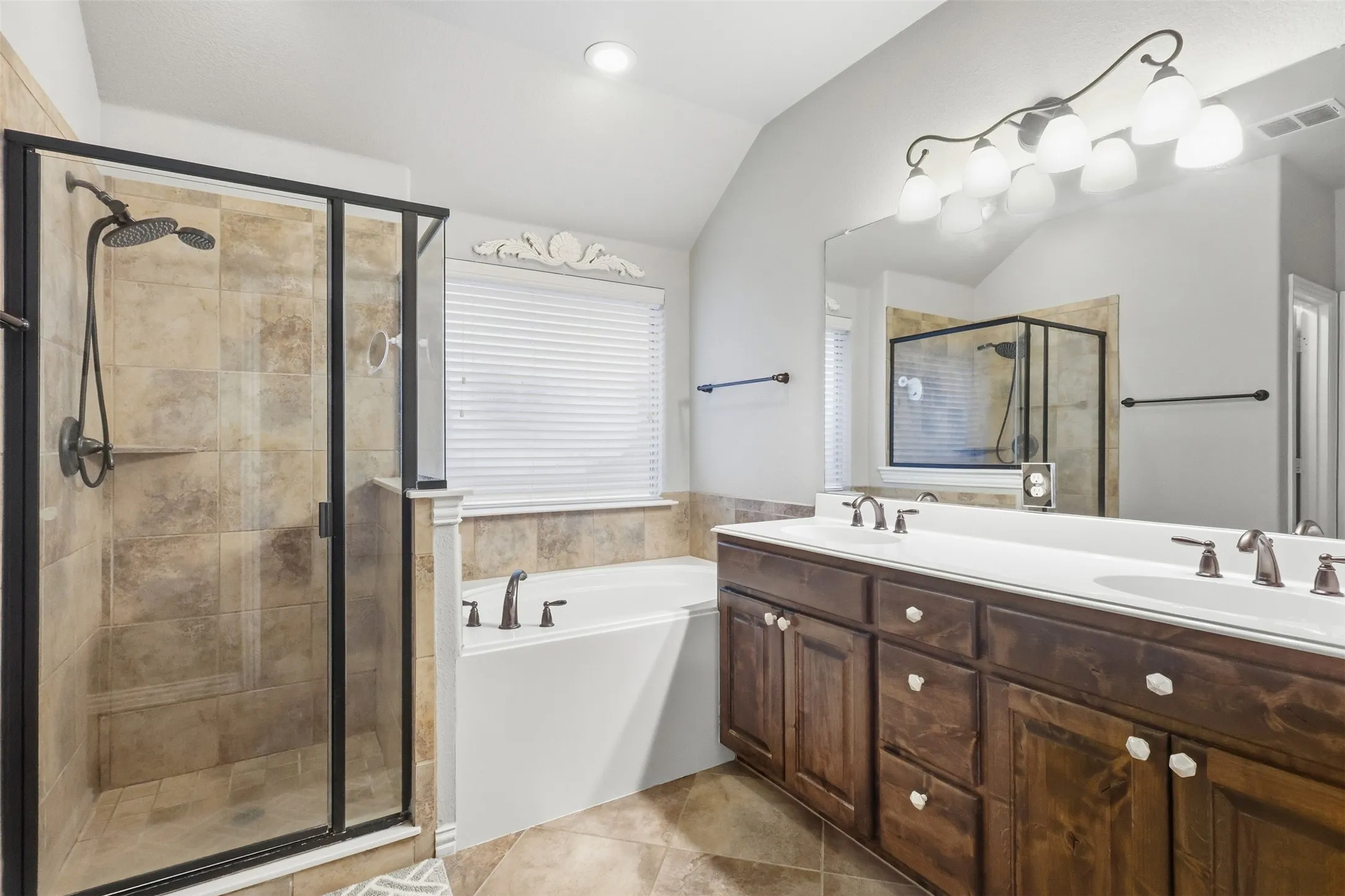 Single Family Residence For Sale in Tarrant County , 3956 Hollow Lake, Roanoke, Texas 76262, 3 Bedroom, 2 Bathroom, 2 Garage spaces, 2,103 Sqft, built in 2013, mls#21400379, Real Estate Agent in Roanoke, Homes For Sale in Tarrant county, Homes For Sale in Roanoke, Realtor in Roanoke Texas, Real Estate Brokerage Independent Realty Texas, Luminita Cordes Realtor