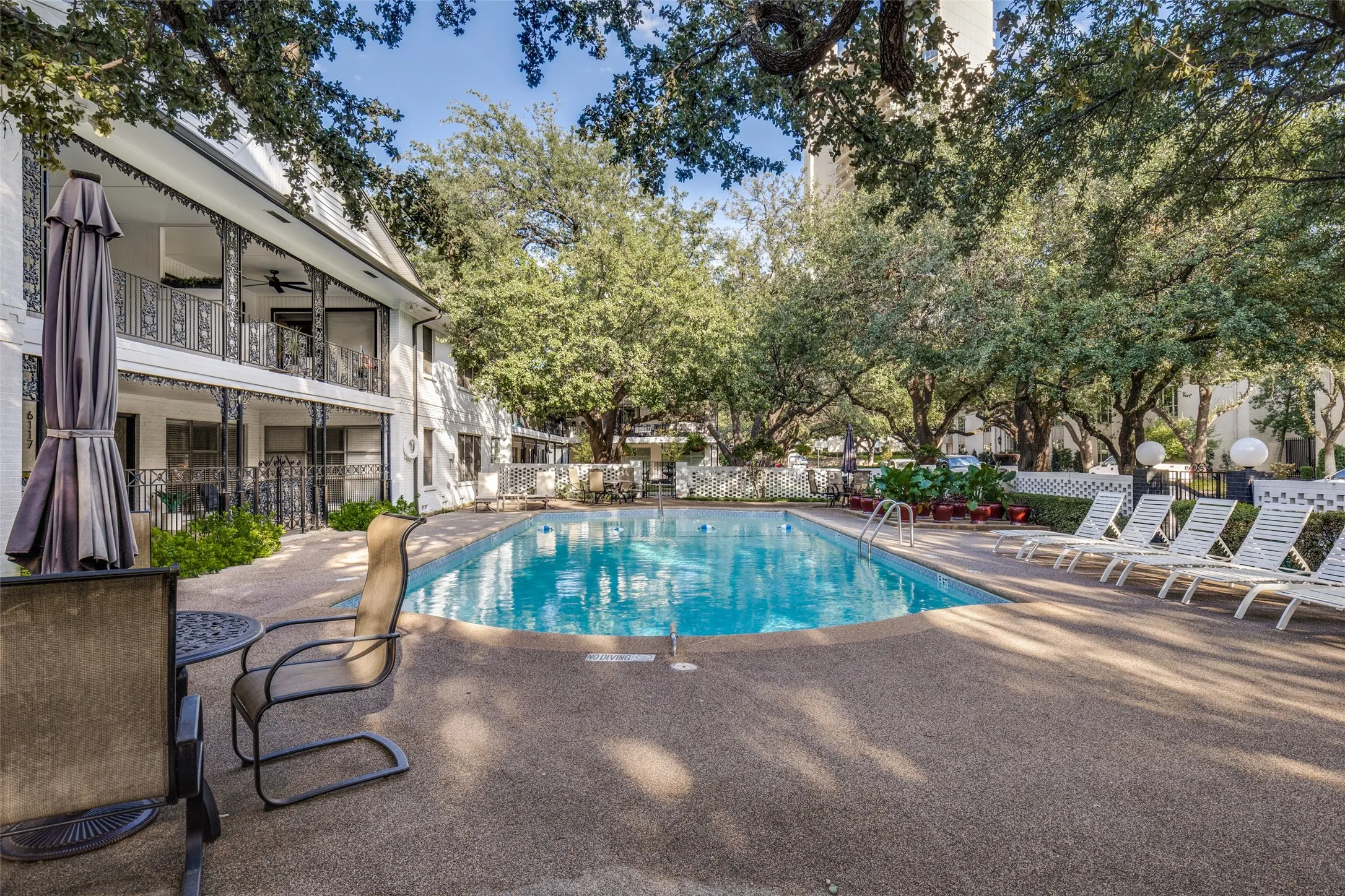 Condominium For Rent in Dallas County , 6115 Averill Way A, Dallas, Texas 75225, 2 Bedroom, 2 Bathroom, Garage spaces, 1,427 Sqft, built in 1957, mls#21400383, Real Estate Agent in Dallas, Homes For Rent in Dallas county, Homes For Rent in Dallas, Realtor in Dallas Texas, Real Estate Brokerage Independent Realty Texas, Luminita Cordes Realtor