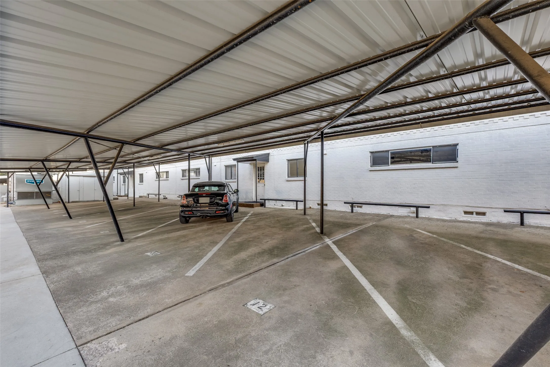 Condominium For Rent in Dallas County , 6115 Averill Way A, Dallas, Texas 75225, 2 Bedroom, 2 Bathroom, Garage spaces, 1,427 Sqft, built in 1957, mls#21400383, Real Estate Agent in Dallas, Homes For Rent in Dallas county, Homes For Rent in Dallas, Realtor in Dallas Texas, Real Estate Brokerage Independent Realty Texas, Luminita Cordes Realtor