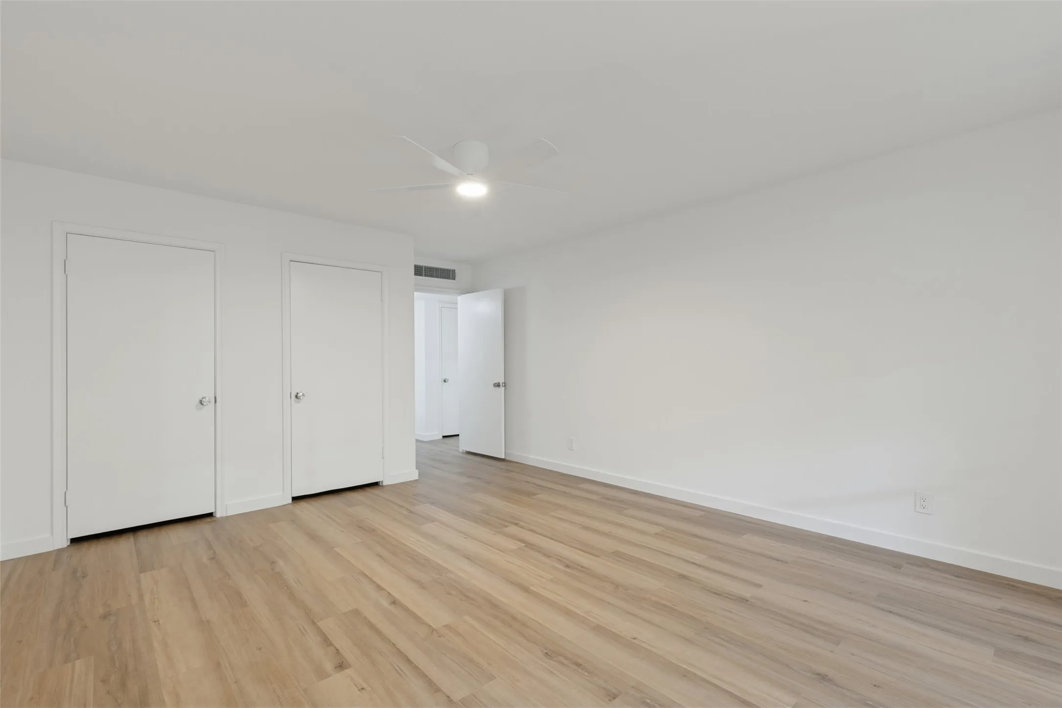 Condominium For Rent in Dallas County , 6115 Averill Way A, Dallas, Texas 75225, 2 Bedroom, 2 Bathroom, Garage spaces, 1,427 Sqft, built in 1957, mls#21400383, Real Estate Agent in Dallas, Homes For Rent in Dallas county, Homes For Rent in Dallas, Realtor in Dallas Texas, Real Estate Brokerage Independent Realty Texas, Luminita Cordes Realtor