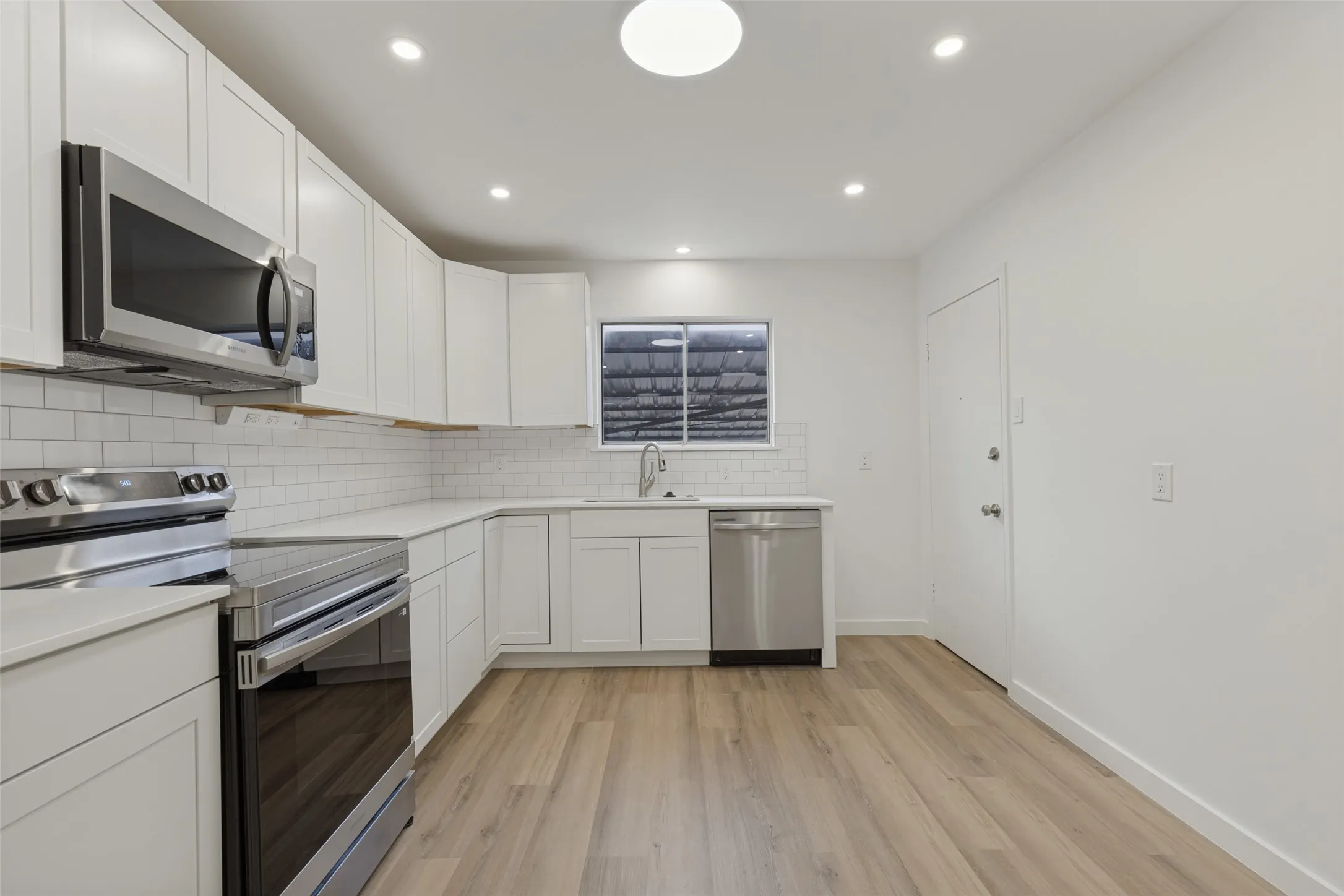Condominium For Rent in Dallas County , 6115 Averill Way A, Dallas, Texas 75225, 2 Bedroom, 2 Bathroom, Garage spaces, 1,427 Sqft, built in 1957, mls#21400383, Real Estate Agent in Dallas, Homes For Rent in Dallas county, Homes For Rent in Dallas, Realtor in Dallas Texas, Real Estate Brokerage Independent Realty Texas, Luminita Cordes Realtor