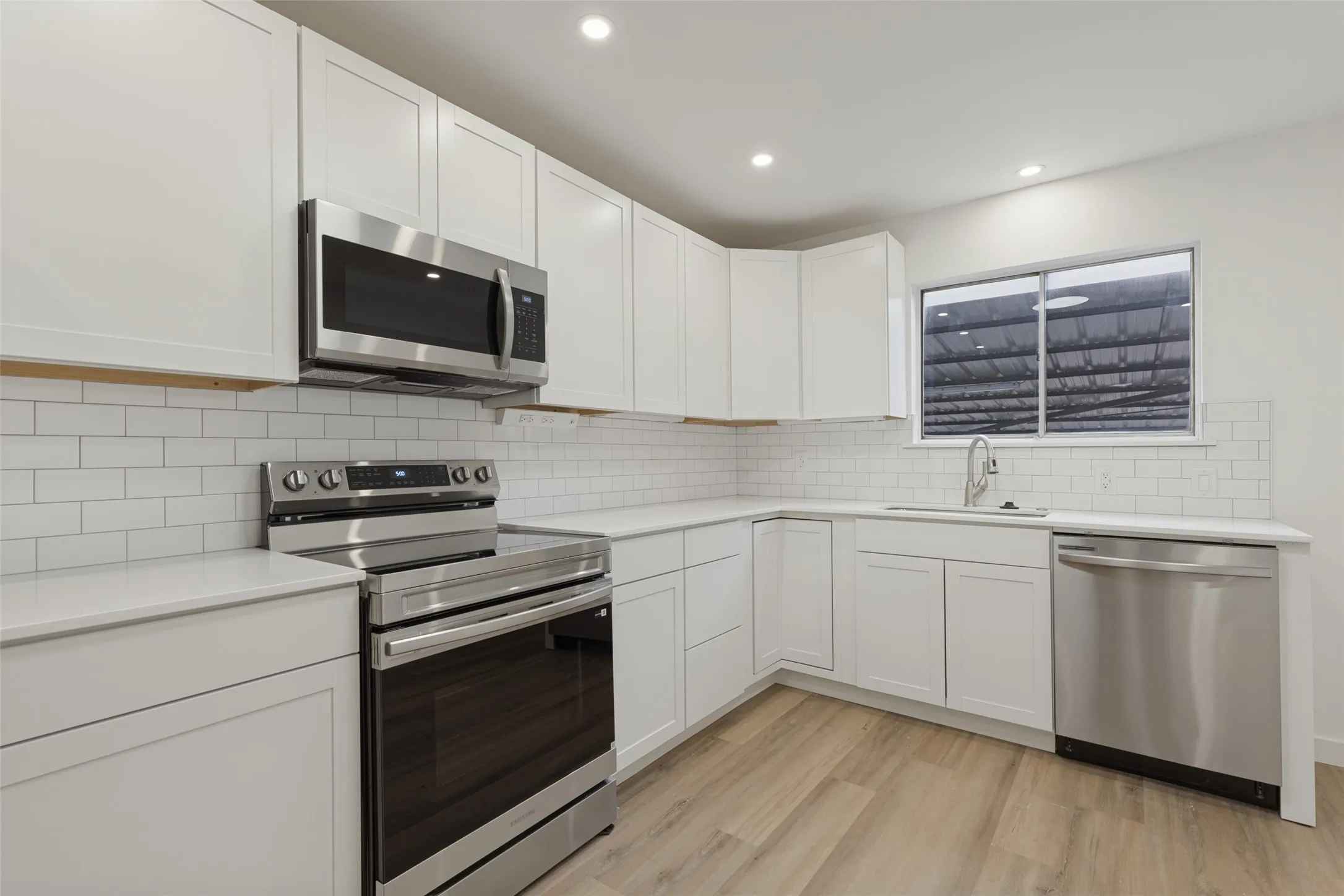 Condominium For Rent in Dallas County , 6115 Averill Way A, Dallas, Texas 75225, 2 Bedroom, 2 Bathroom, Garage spaces, 1,427 Sqft, built in 1957, mls#21400383, Real Estate Agent in Dallas, Homes For Rent in Dallas county, Homes For Rent in Dallas, Realtor in Dallas Texas, Real Estate Brokerage Independent Realty Texas, Luminita Cordes Realtor