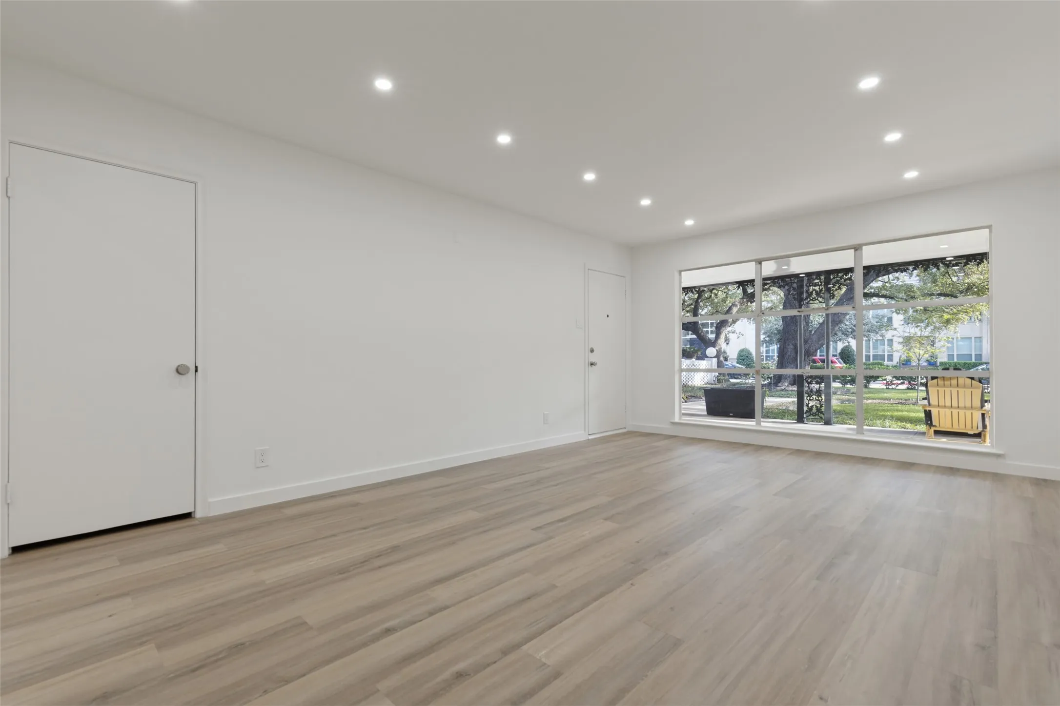 Condominium For Rent in Dallas County , 6115 Averill Way A, Dallas, Texas 75225, 2 Bedroom, 2 Bathroom, Garage spaces, 1,427 Sqft, built in 1957, mls#21400383, Real Estate Agent in Dallas, Homes For Rent in Dallas county, Homes For Rent in Dallas, Realtor in Dallas Texas, Real Estate Brokerage Independent Realty Texas, Luminita Cordes Realtor