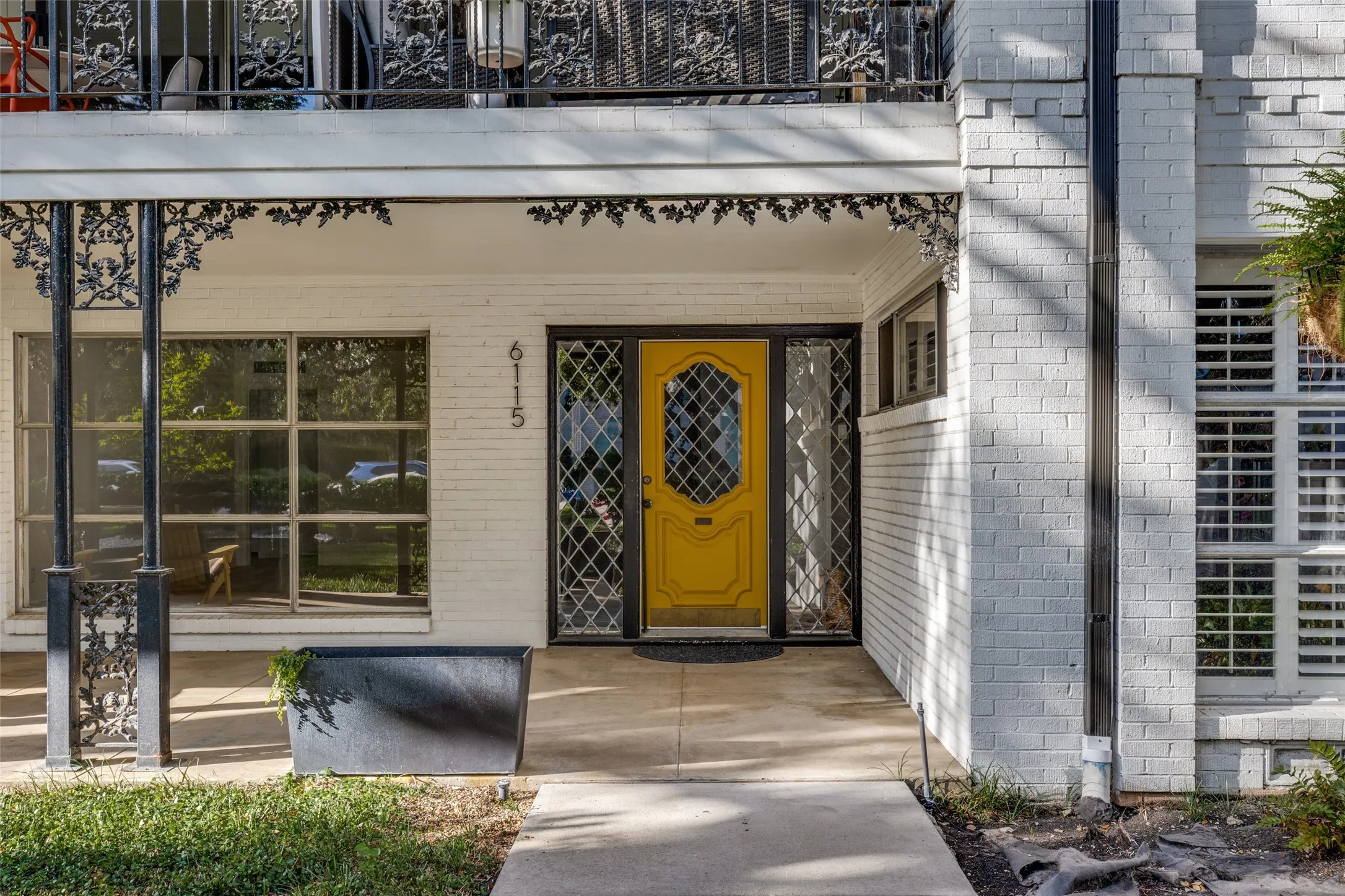 Condominium For Rent in Dallas County , 6115 Averill Way A, Dallas, Texas 75225, 2 Bedroom, 2 Bathroom, Garage spaces, 1,427 Sqft, built in 1957, mls#21400383, Real Estate Agent in Dallas, Homes For Rent in Dallas county, Homes For Rent in Dallas, Realtor in Dallas Texas, Real Estate Brokerage Independent Realty Texas, Luminita Cordes Realtor