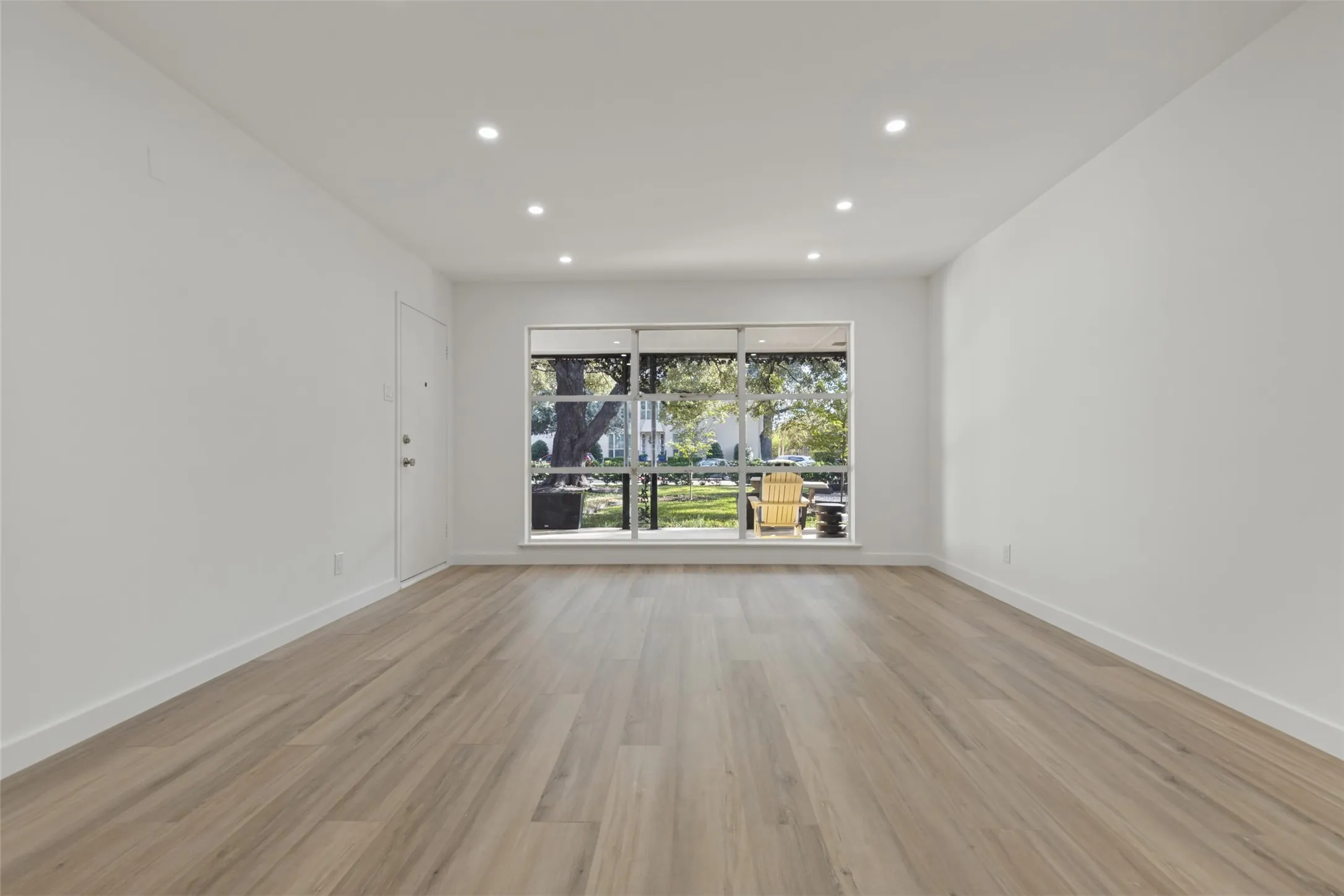 Condominium For Rent in Dallas County , 6115 Averill Way A, Dallas, Texas 75225, 2 Bedroom, 2 Bathroom, Garage spaces, 1,427 Sqft, built in 1957, mls#21400383, Real Estate Agent in Dallas, Homes For Rent in Dallas county, Homes For Rent in Dallas, Realtor in Dallas Texas, Real Estate Brokerage Independent Realty Texas, Luminita Cordes Realtor